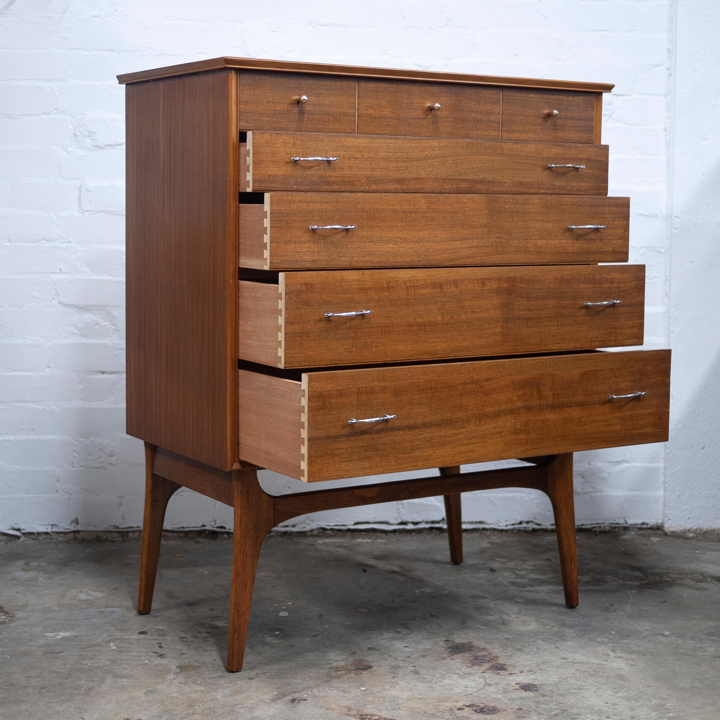 Midcentury Walnut Chest of Drawers by Alfred COX, 1960s For Sale 4