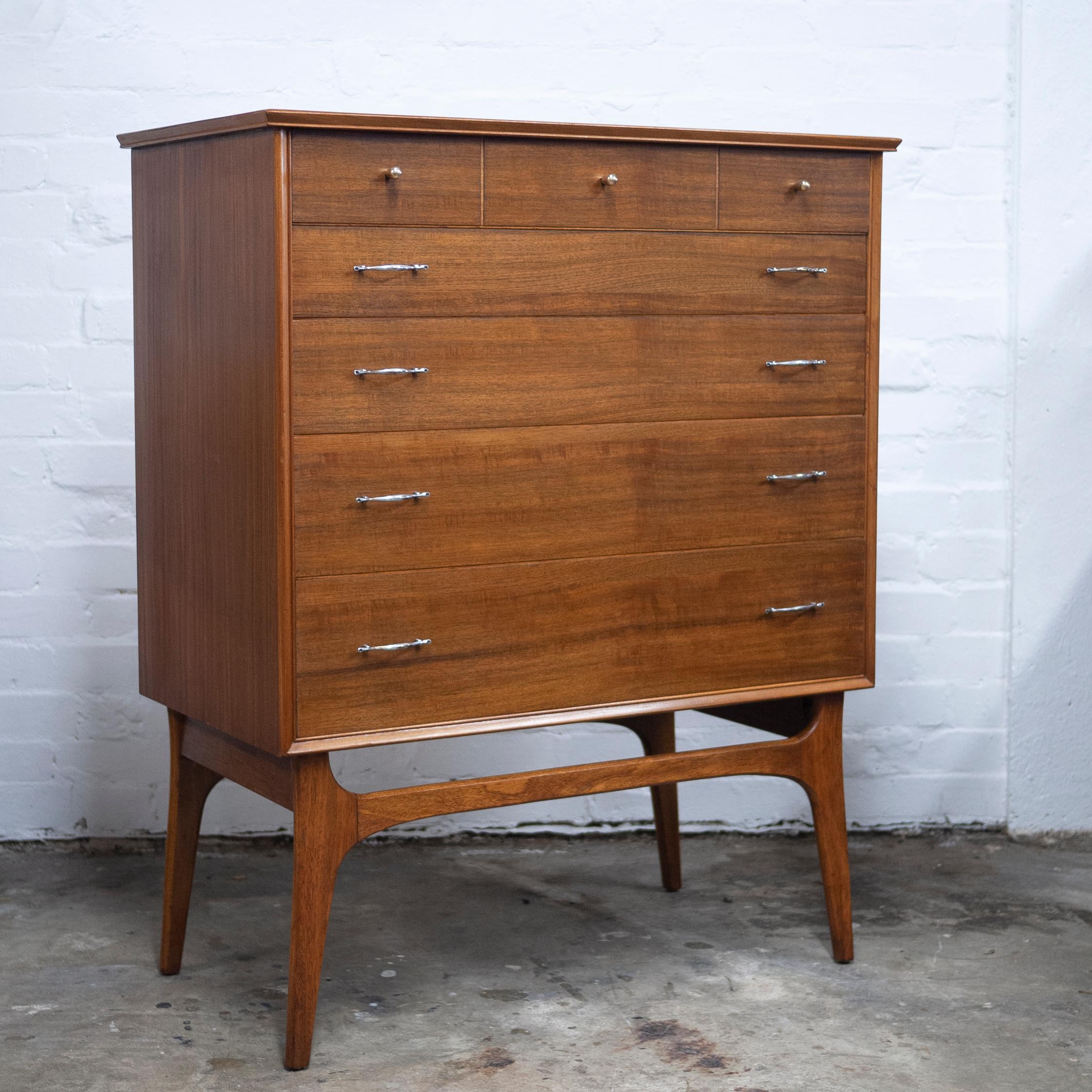 Midcentury Walnut Chest of Drawers by Alfred COX, 1960s For Sale 3