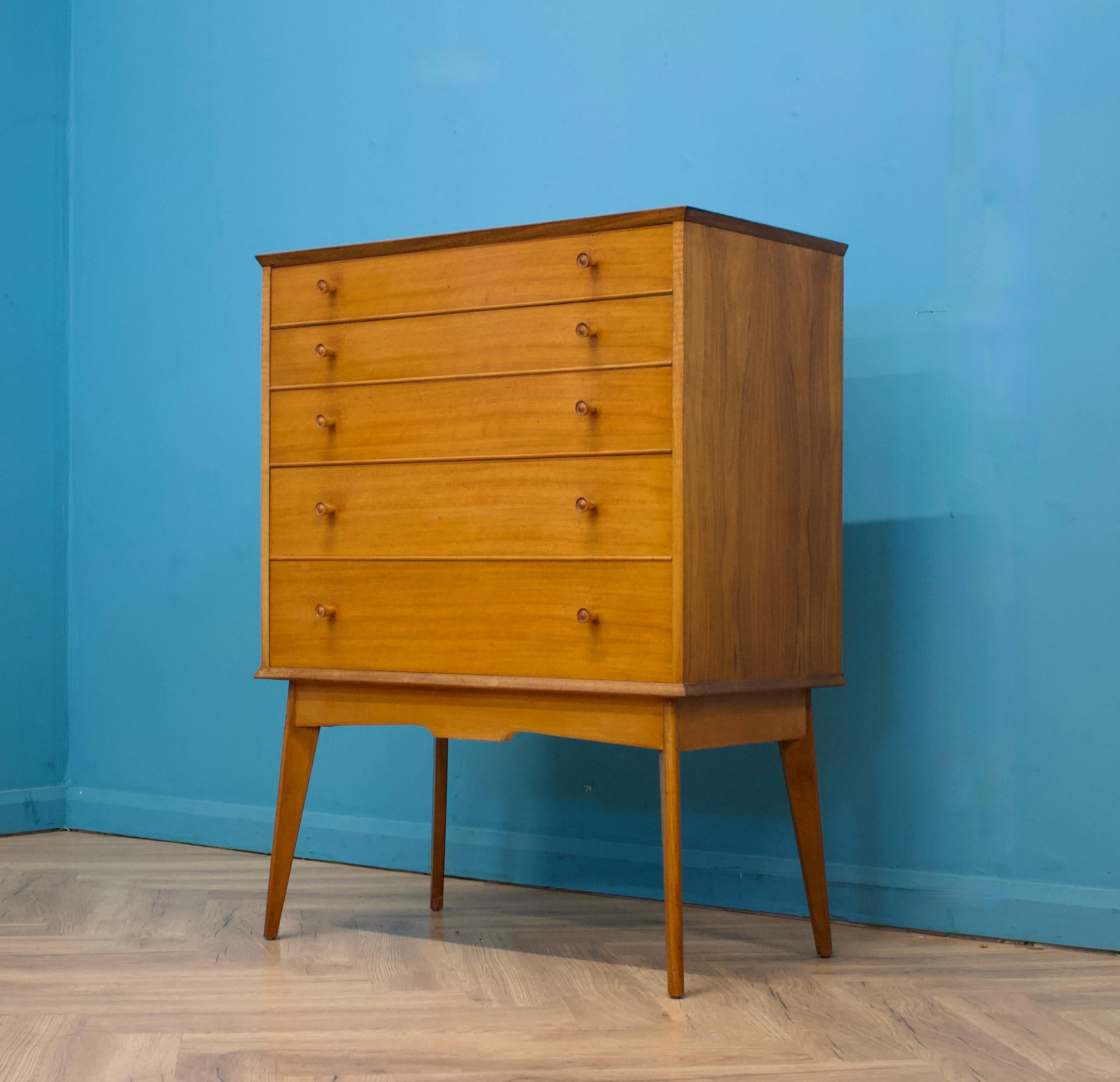 British Mid-Century Walnut Chest of Drawers by Alfred COX for Heals, 1950s For Sale