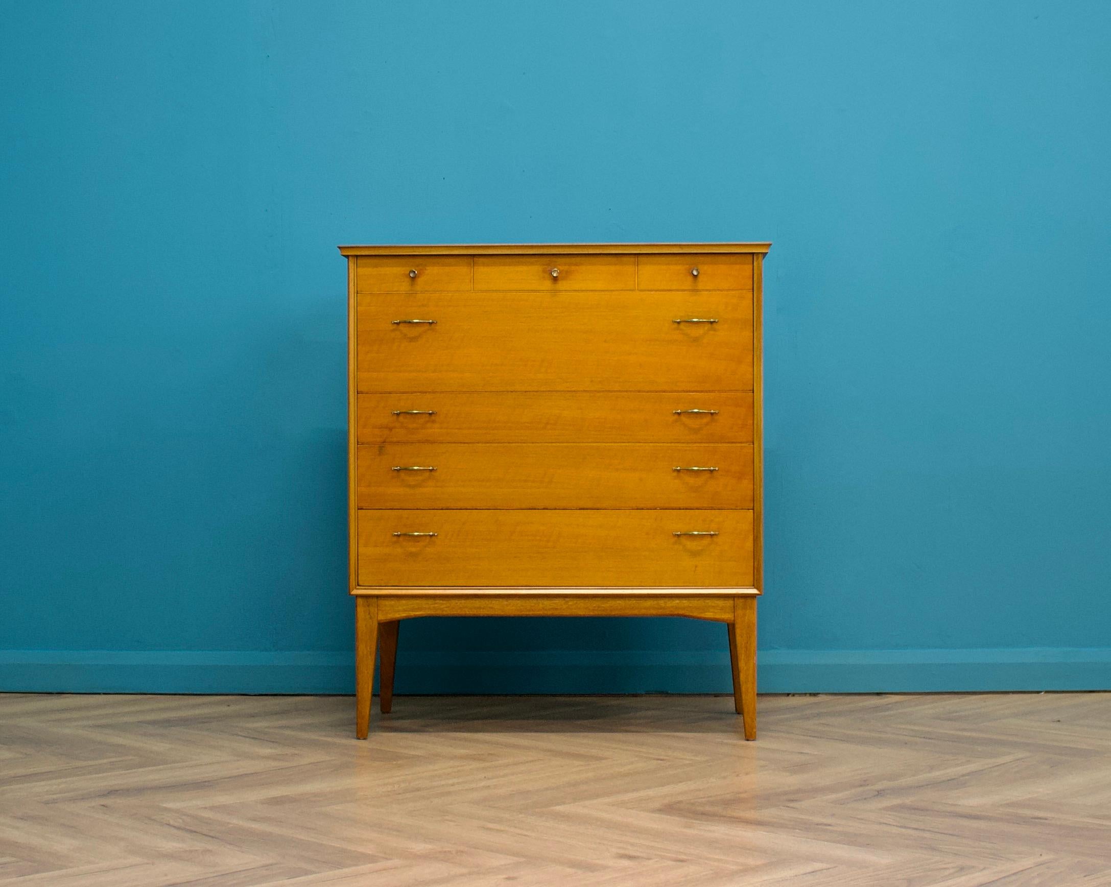 Mid-Century Modern Mid-Century Walnut Chest of Drawers by Alfred COX for Heals, 1960s For Sale