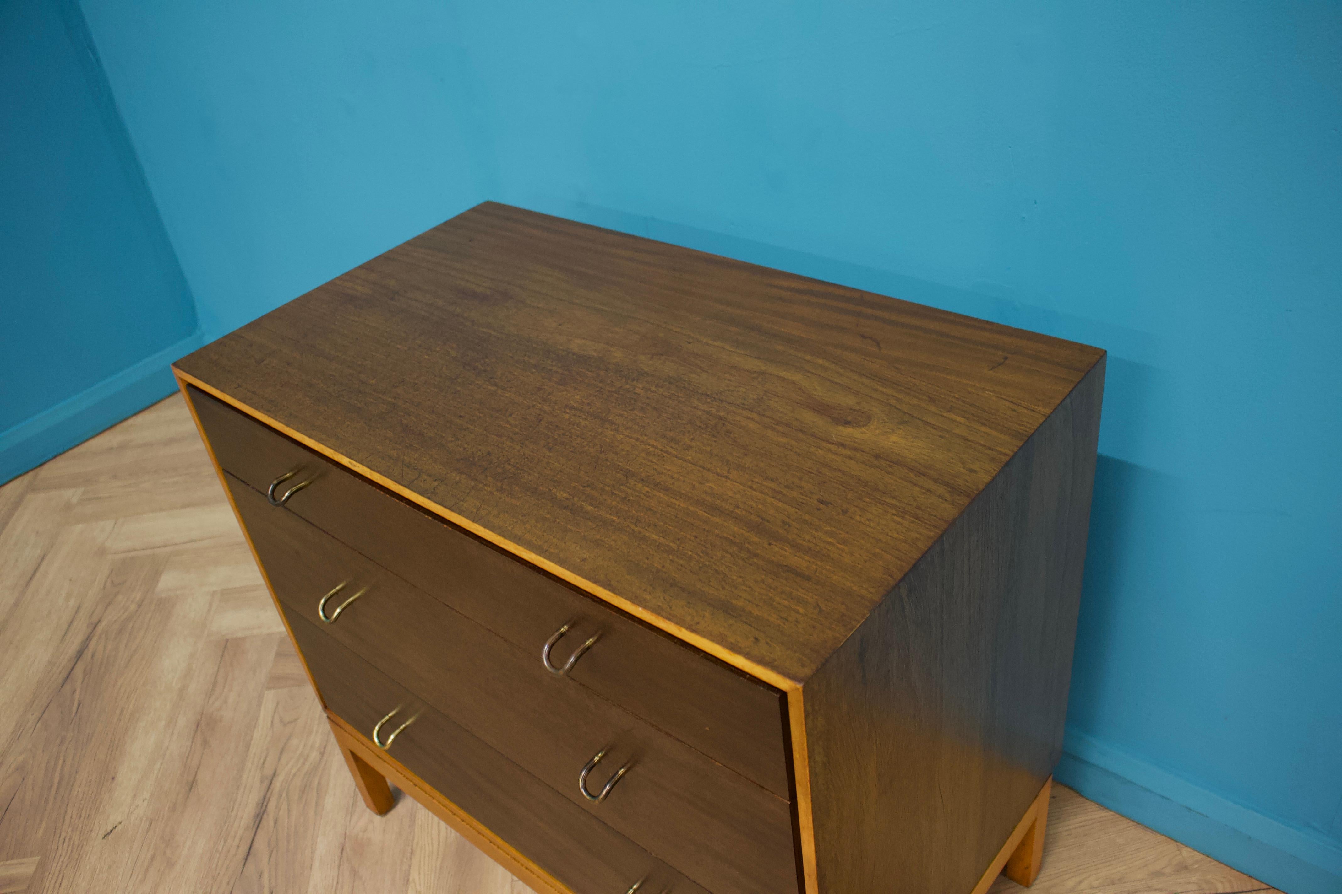20th Century Mid Century Walnut Chest of Drawers from Stag John & Sylvia Reid, 1960s For Sale