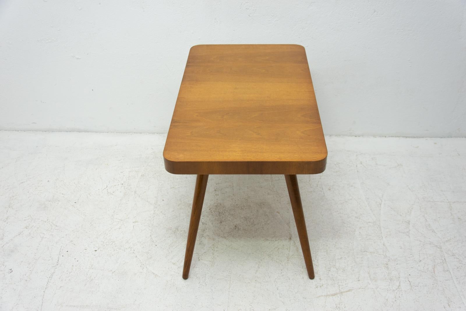 Midcentury Walnut Coffee Table by Český Nábytek, 1960s, Czechoslovakia For Sale 5