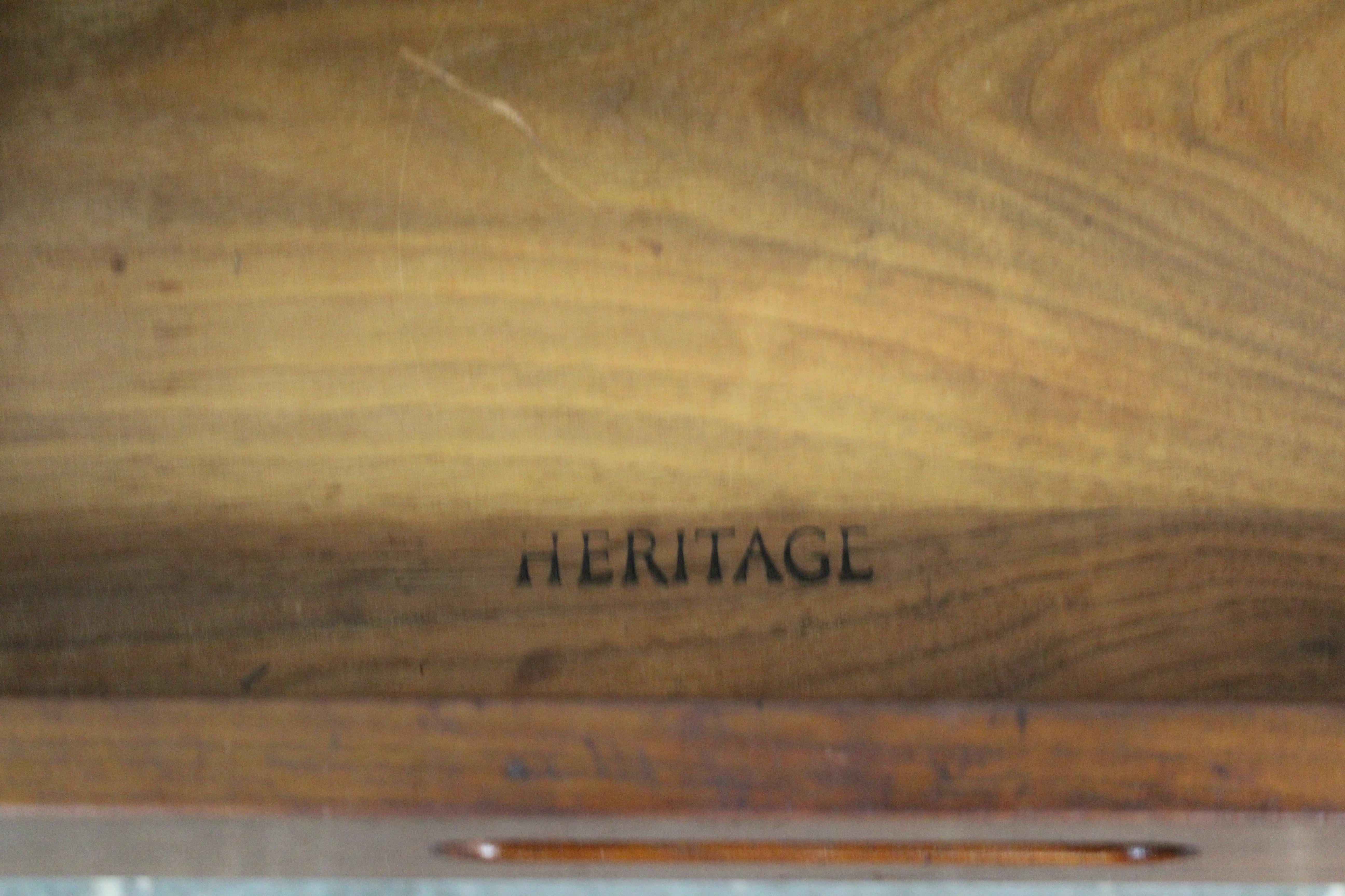 Table basse du milieu du siècle dernier par Heritage Henredon en vente 8