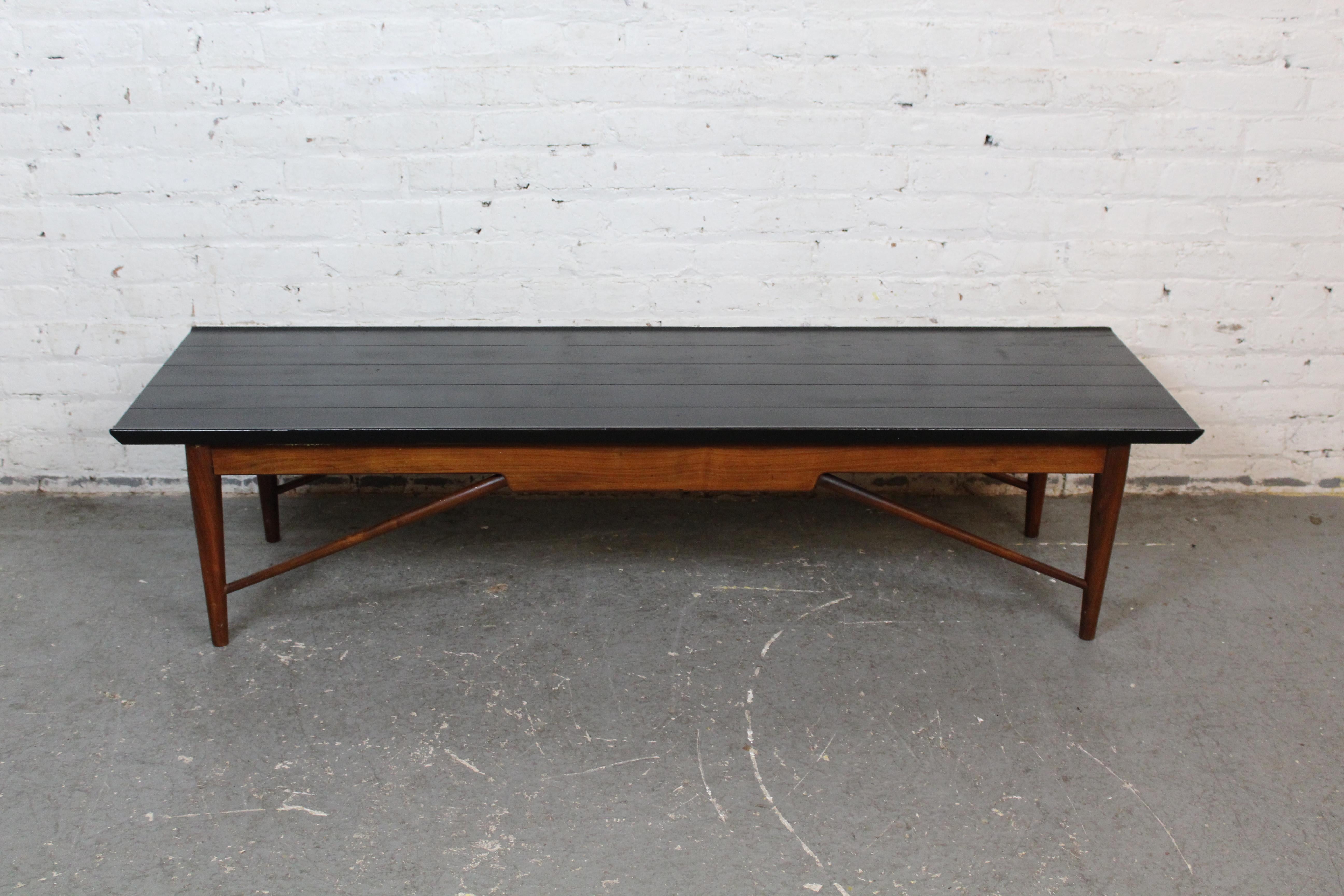 Table basse du milieu du siècle dernier par Heritage Henredon Bon état - En vente à Brooklyn, NY