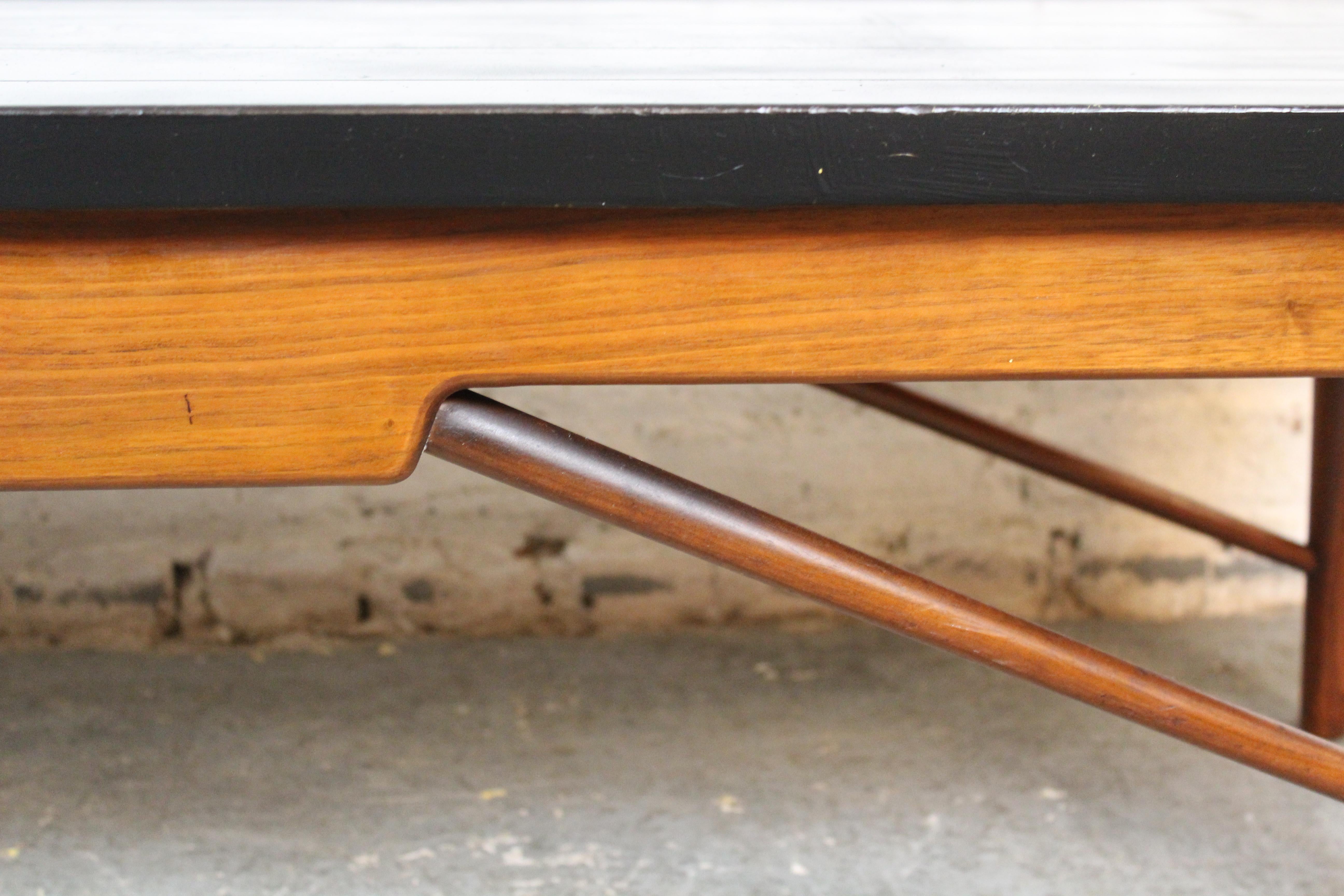 Bois Table basse du milieu du siècle dernier par Heritage Henredon en vente