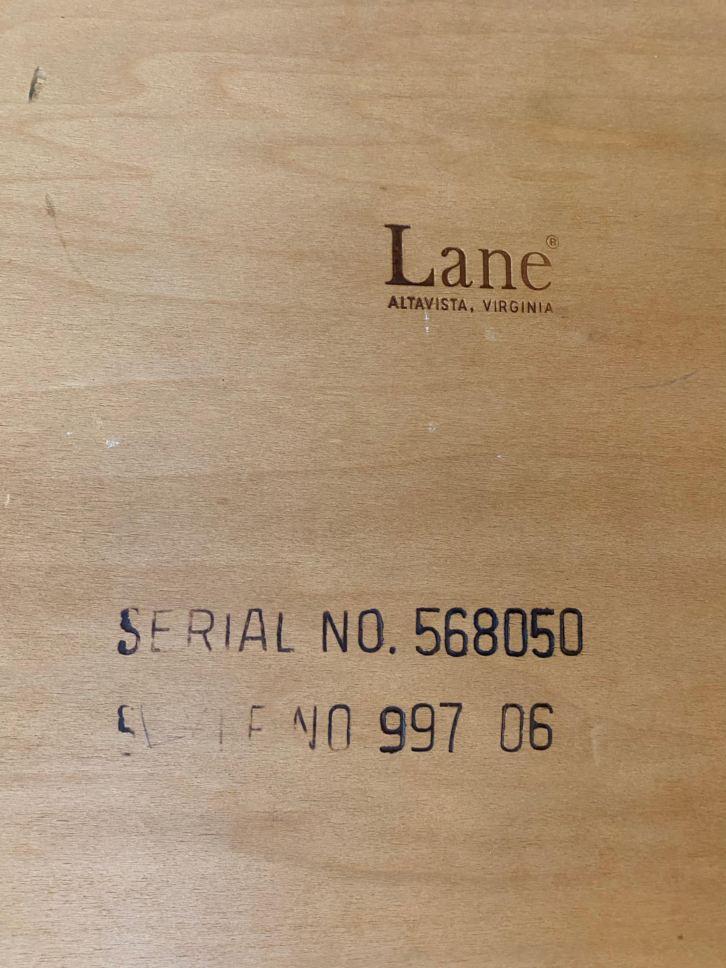 Table basse du milieu du siècle en noyer de Lane, Altavista, Virginie Bon état - En vente à San Francisco, CA