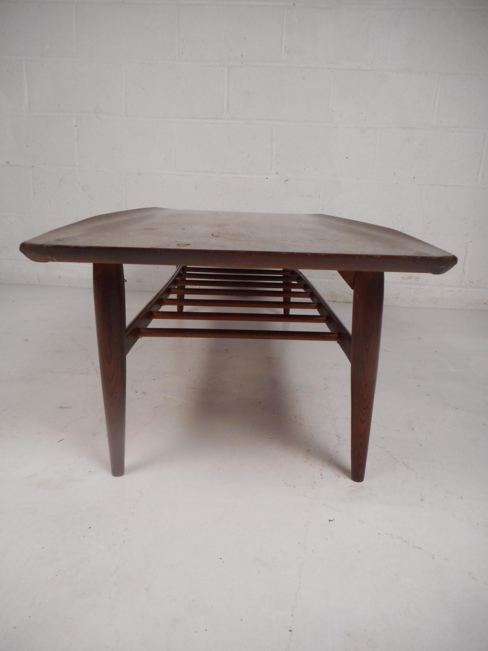 Mid-Century Walnut Coffee Table In Good Condition In Brooklyn, NY