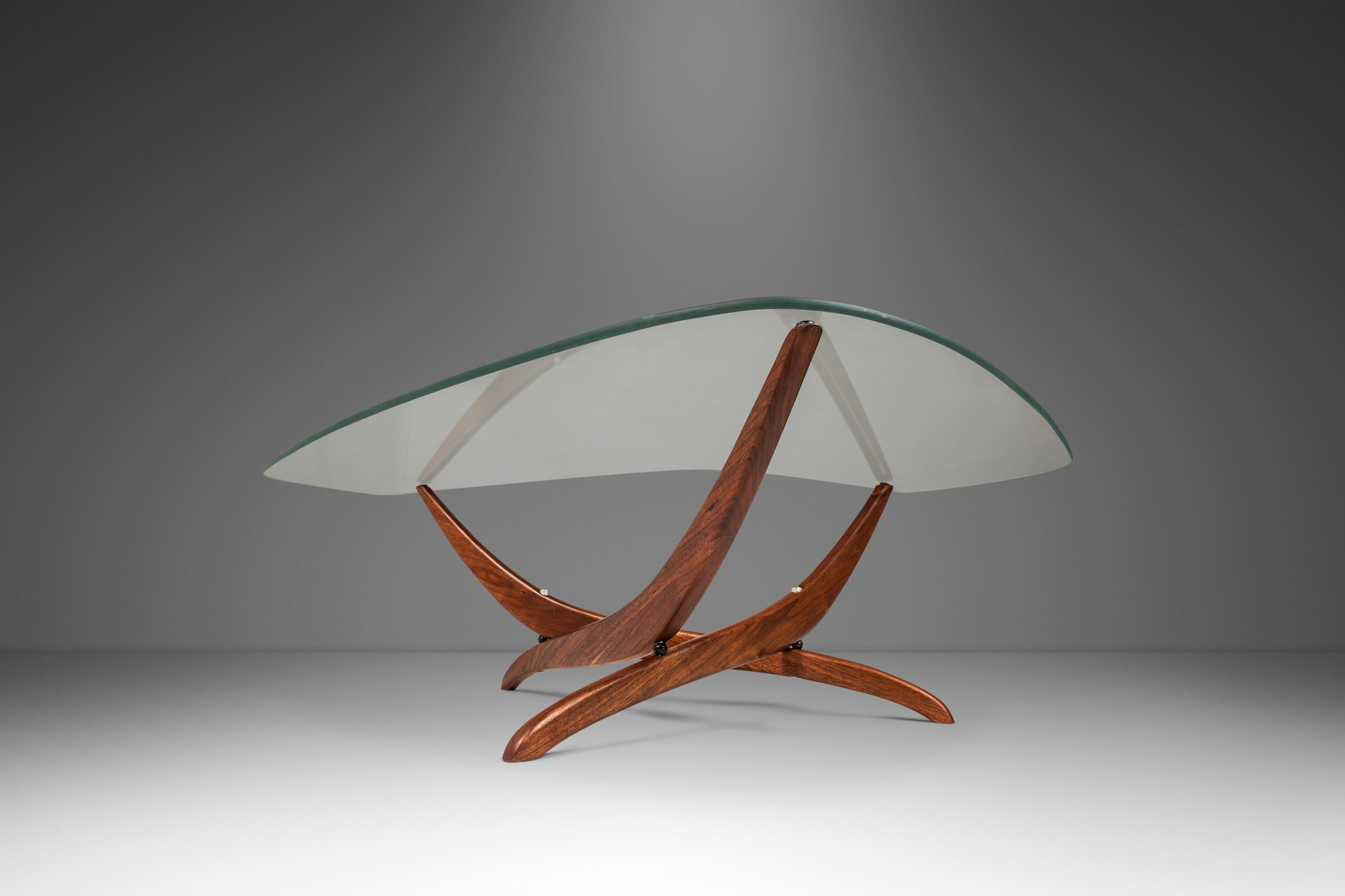 Mid-Century Walnut Coffee Table w/ Kidney Glass Top by Forest Wilson, c. 1960s In Good Condition For Sale In Deland, FL