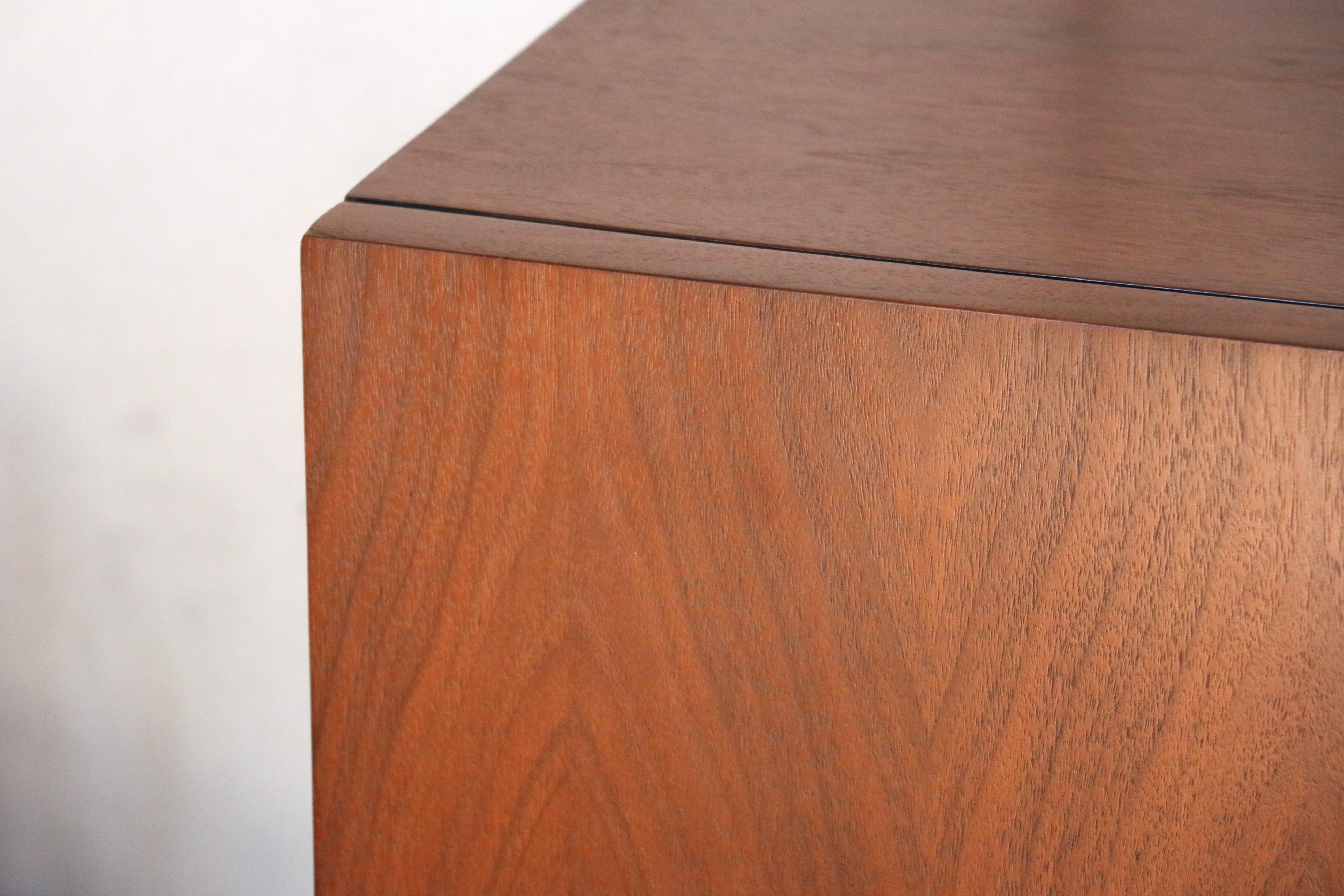 Mid-Century Walnut Credenza by American of Martinsville, 1960s For Sale 11