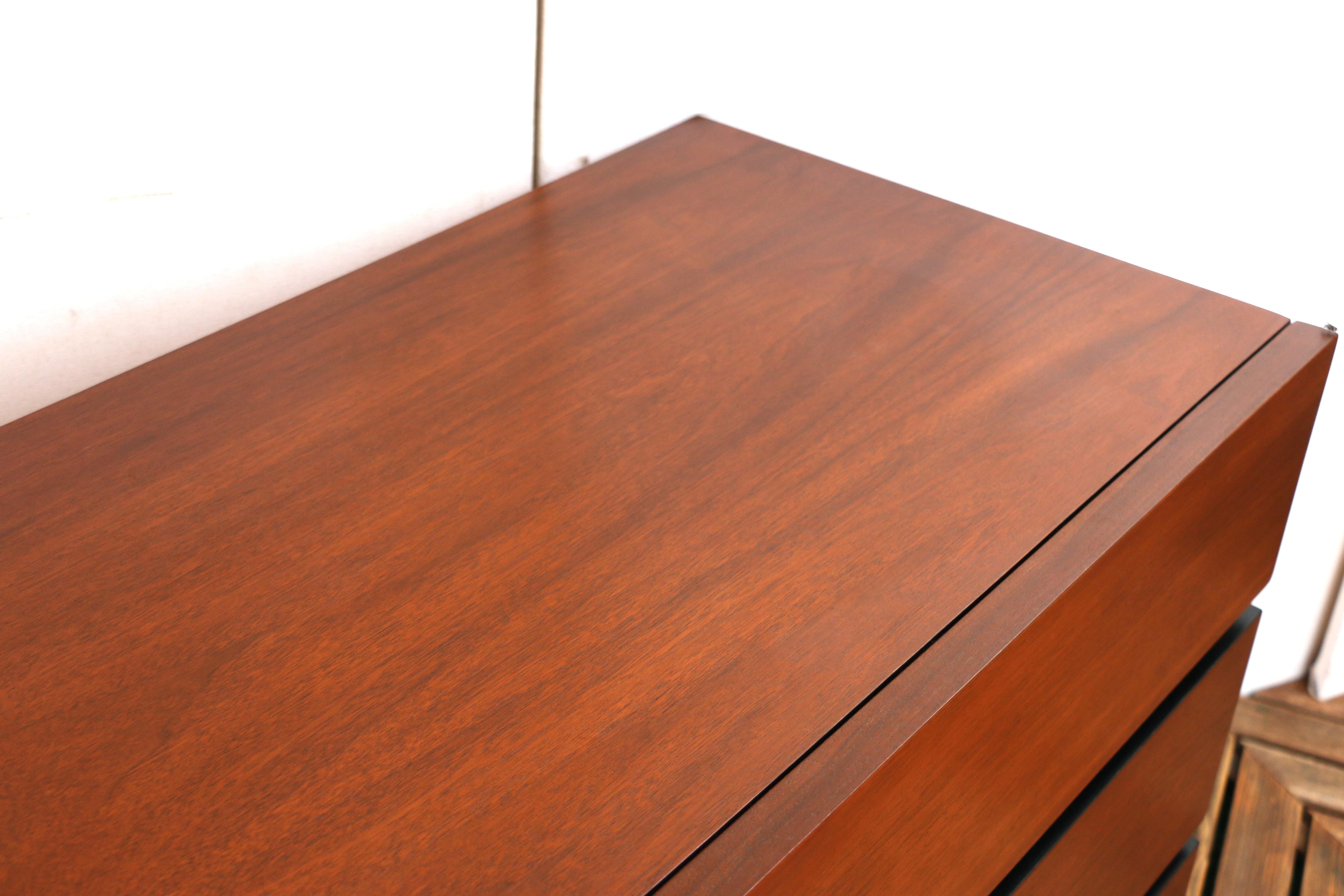 Mid-Century Walnut Credenza by American of Martinsville, 1960s For Sale 12