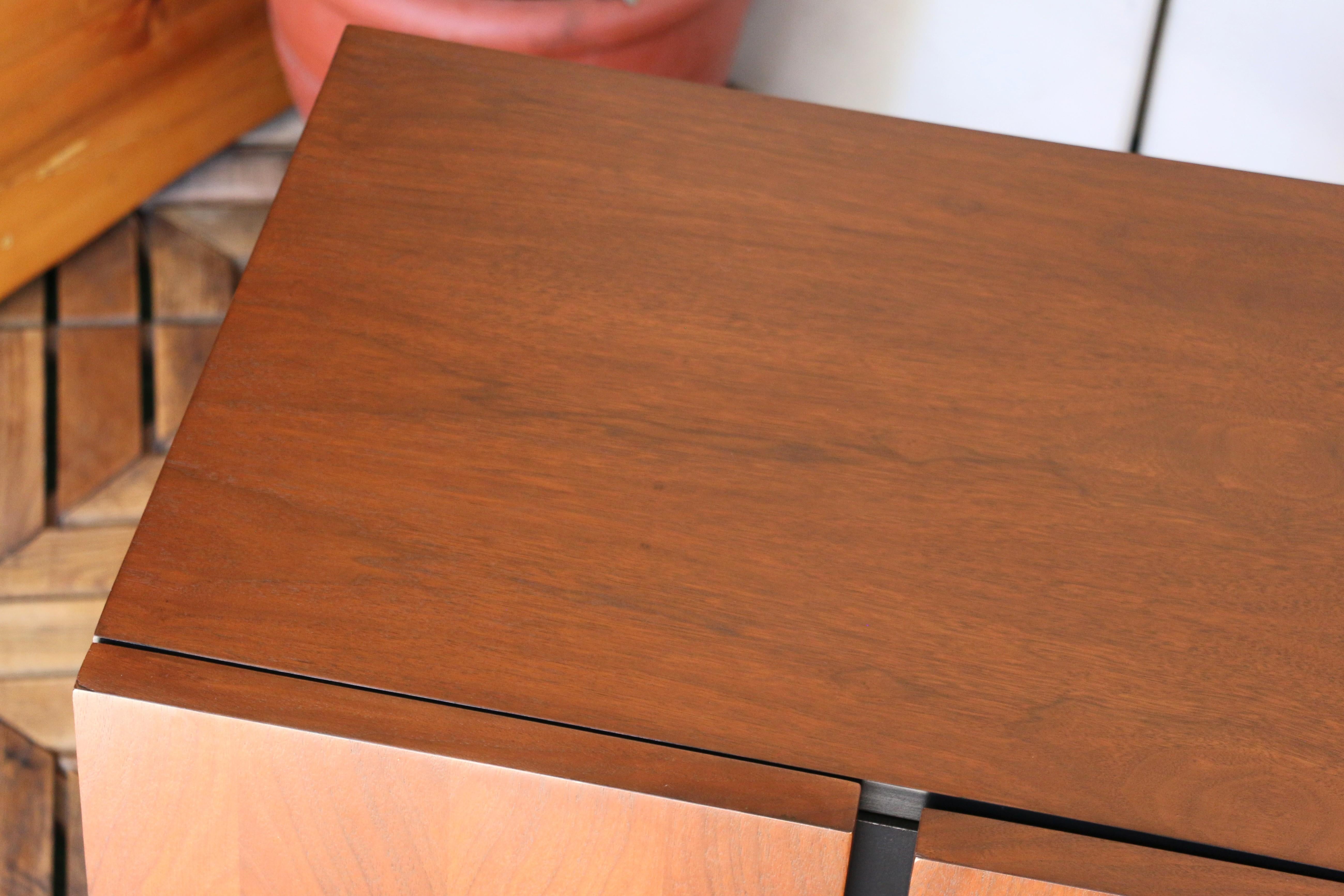 Mid-Century Walnut Credenza by American of Martinsville, 1960s For Sale 14