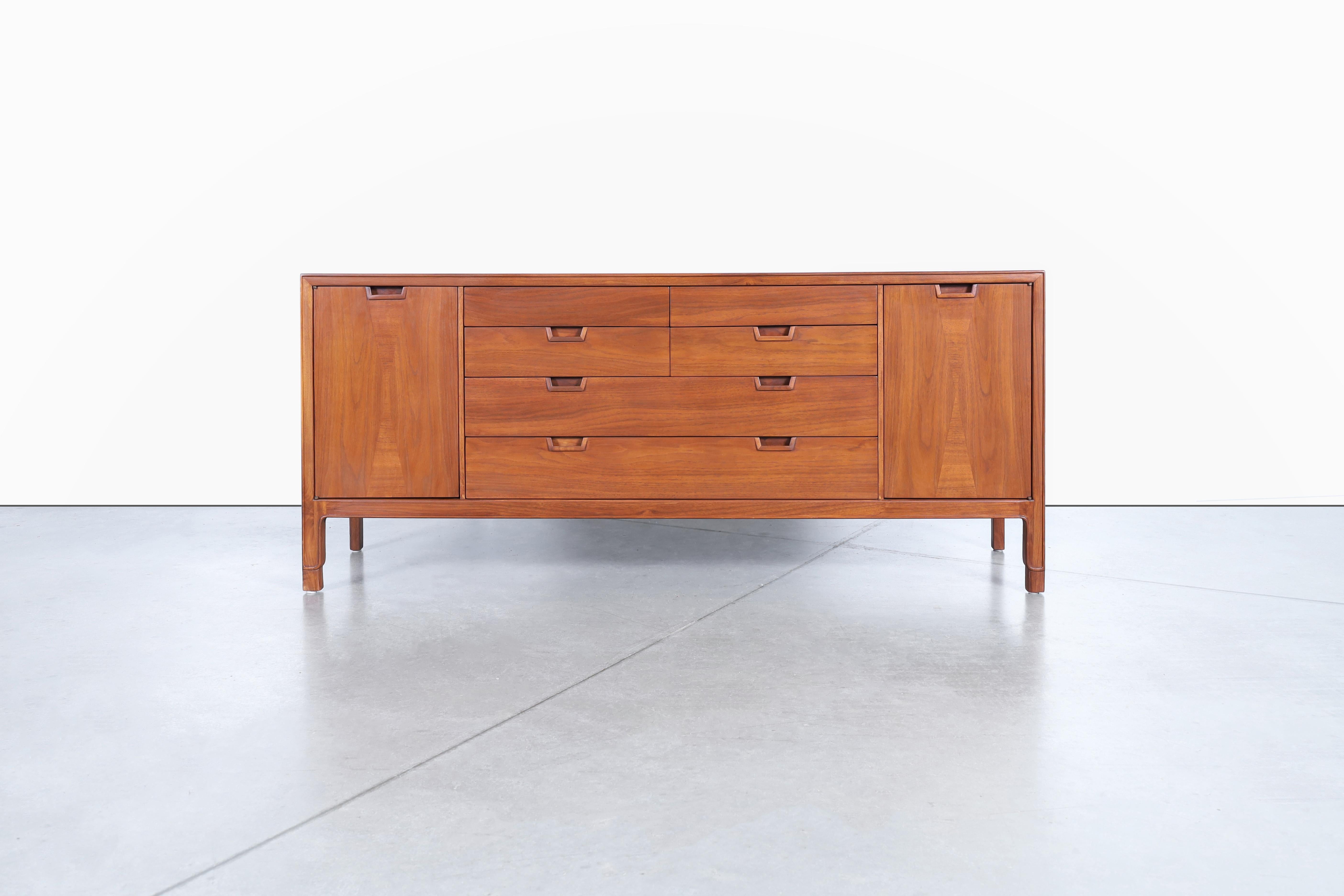 Mid-Century Walnut Credenza by John Stuart Inc. 4