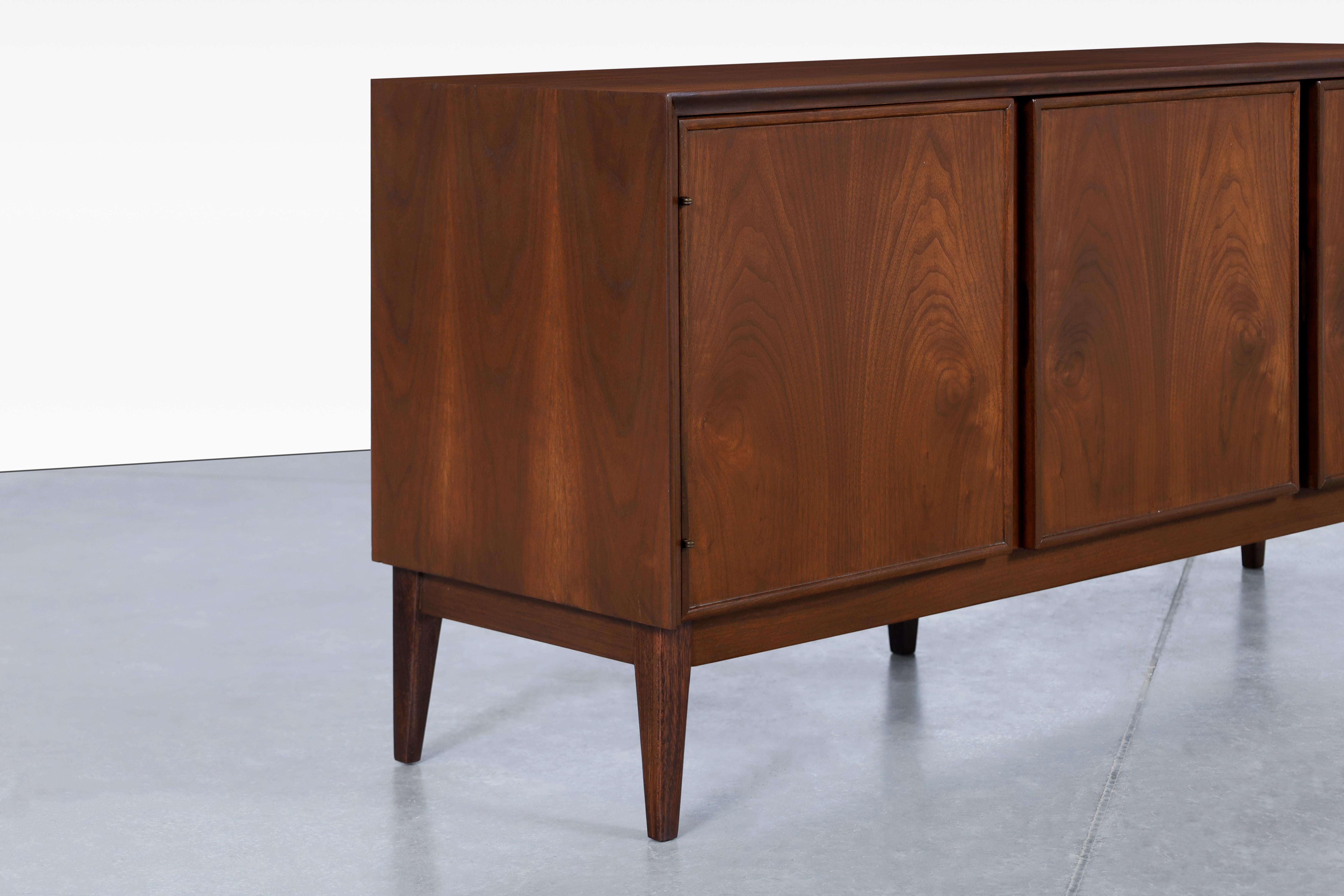 Mid-Century Walnut Credenza by Merton L. Gershun for American of Martinsville For Sale 3