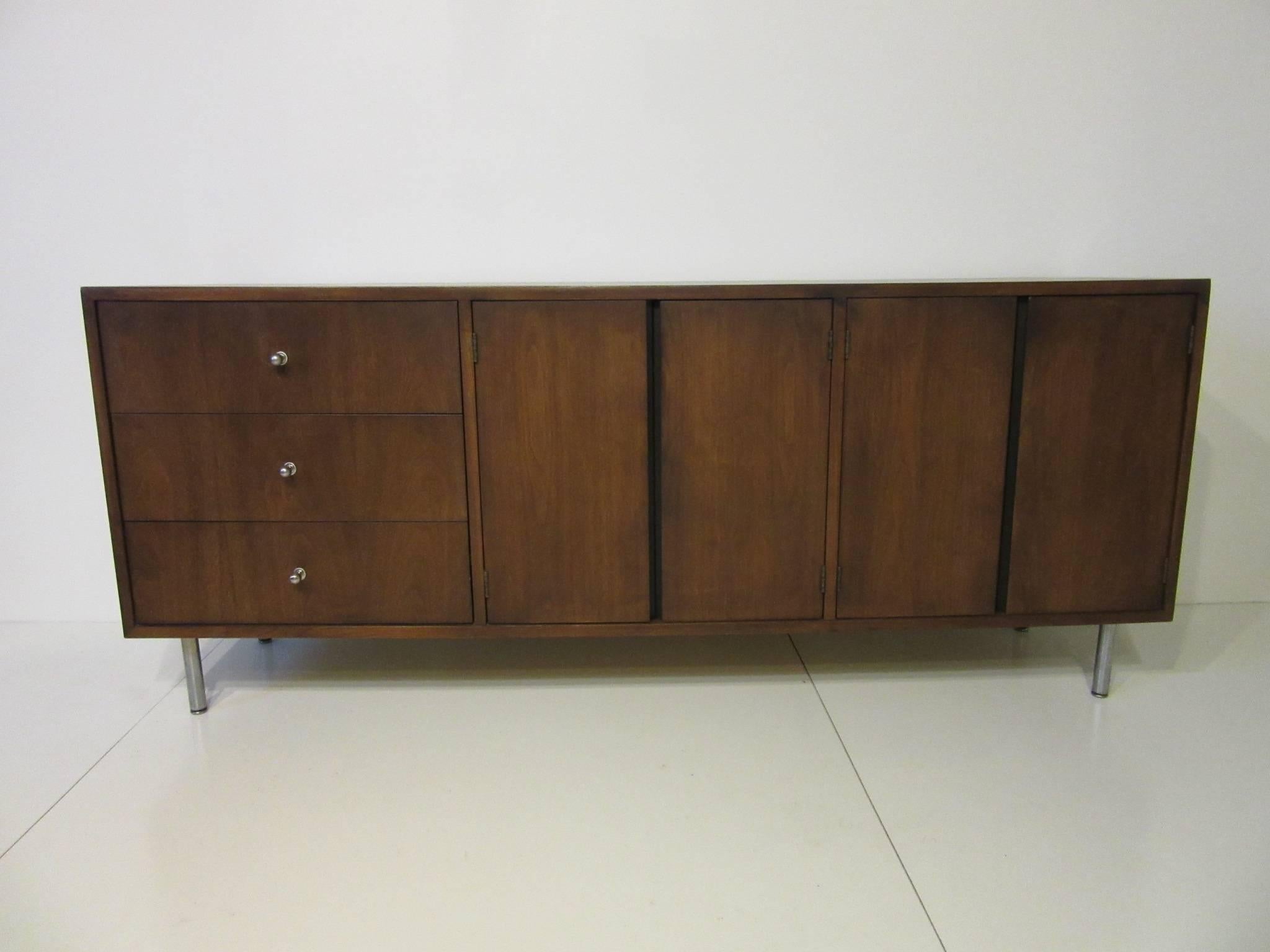 Midcentury Walnut Credenza in the Style of George Nelson 2