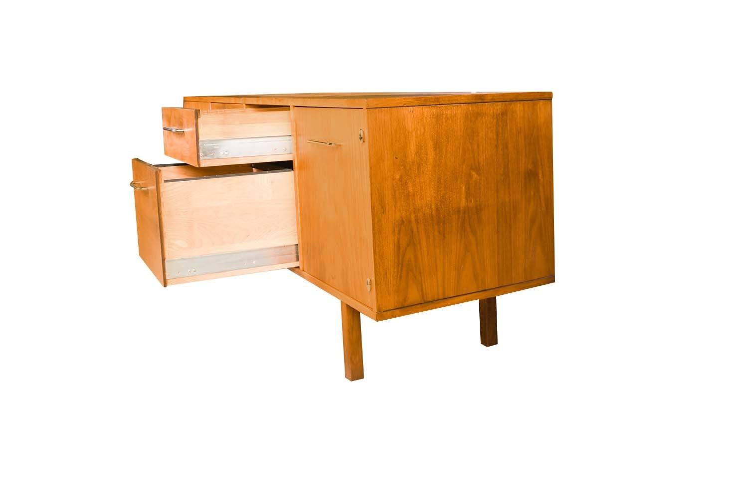 Mid-Century Walnut Credenza Jens Risom Style B. L. Marble Furniture Company 4