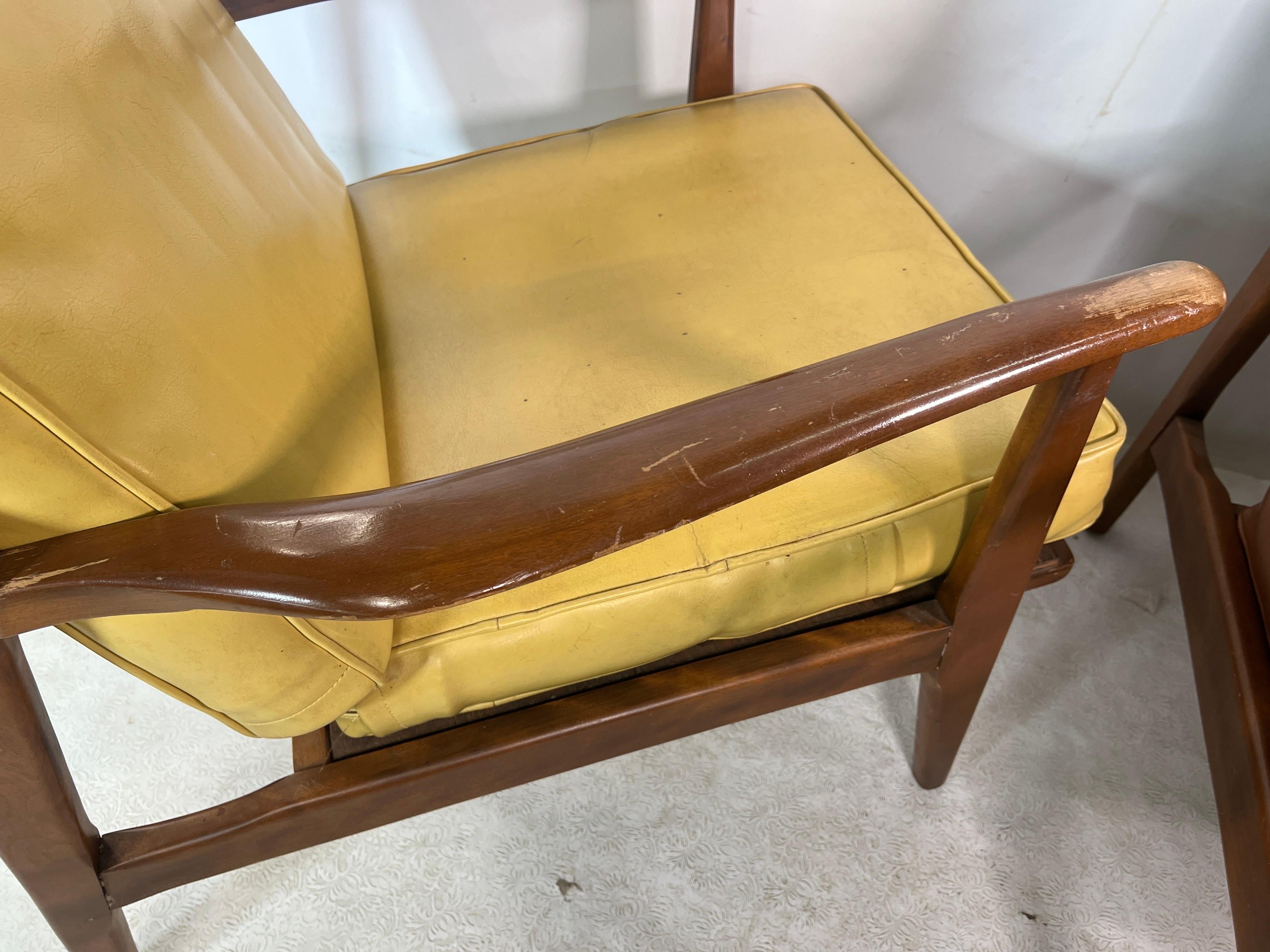Midcentury Walnut Danish Style Lounge Chairs, a Pair For Sale 3