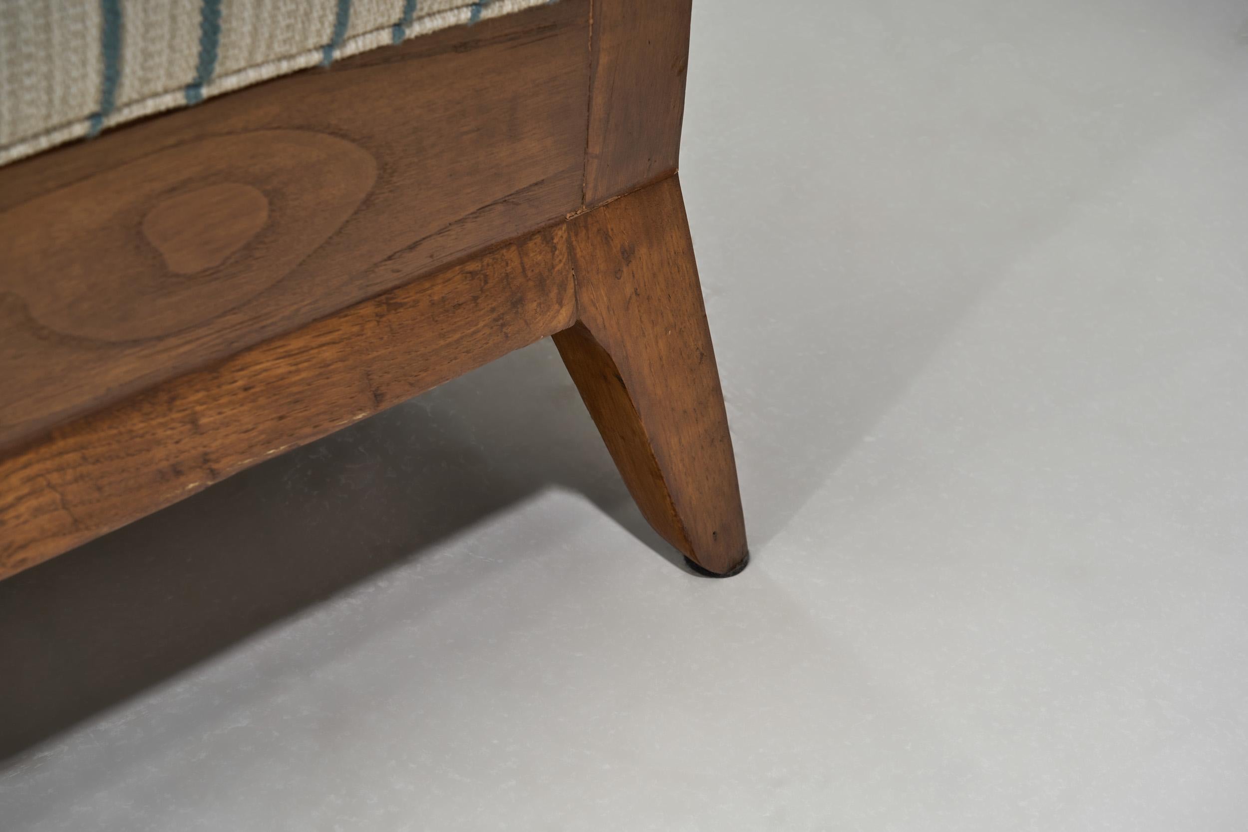 Mid-Century Walnut Daybed in the Manner of Paolo Buffa, Italy 1960s For Sale 11