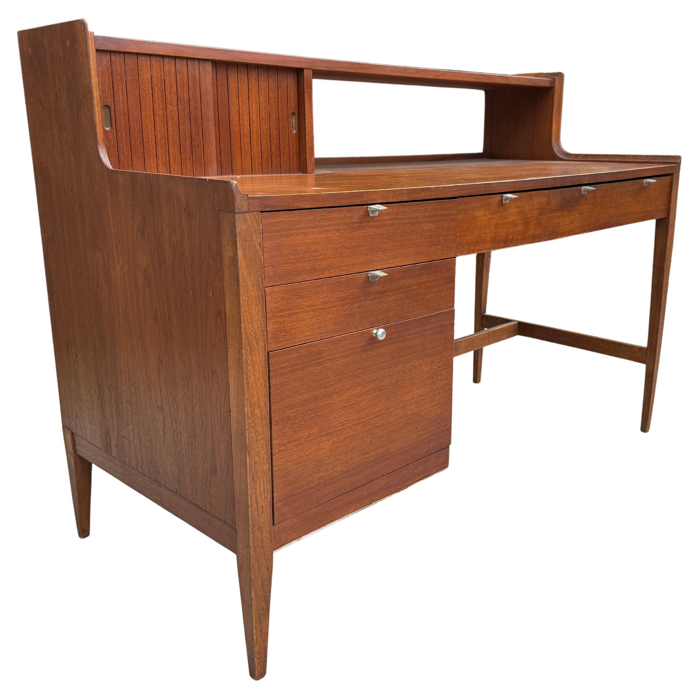 Woodwork Mid Century walnut Desk by Arthur Umanoff for Cavalier