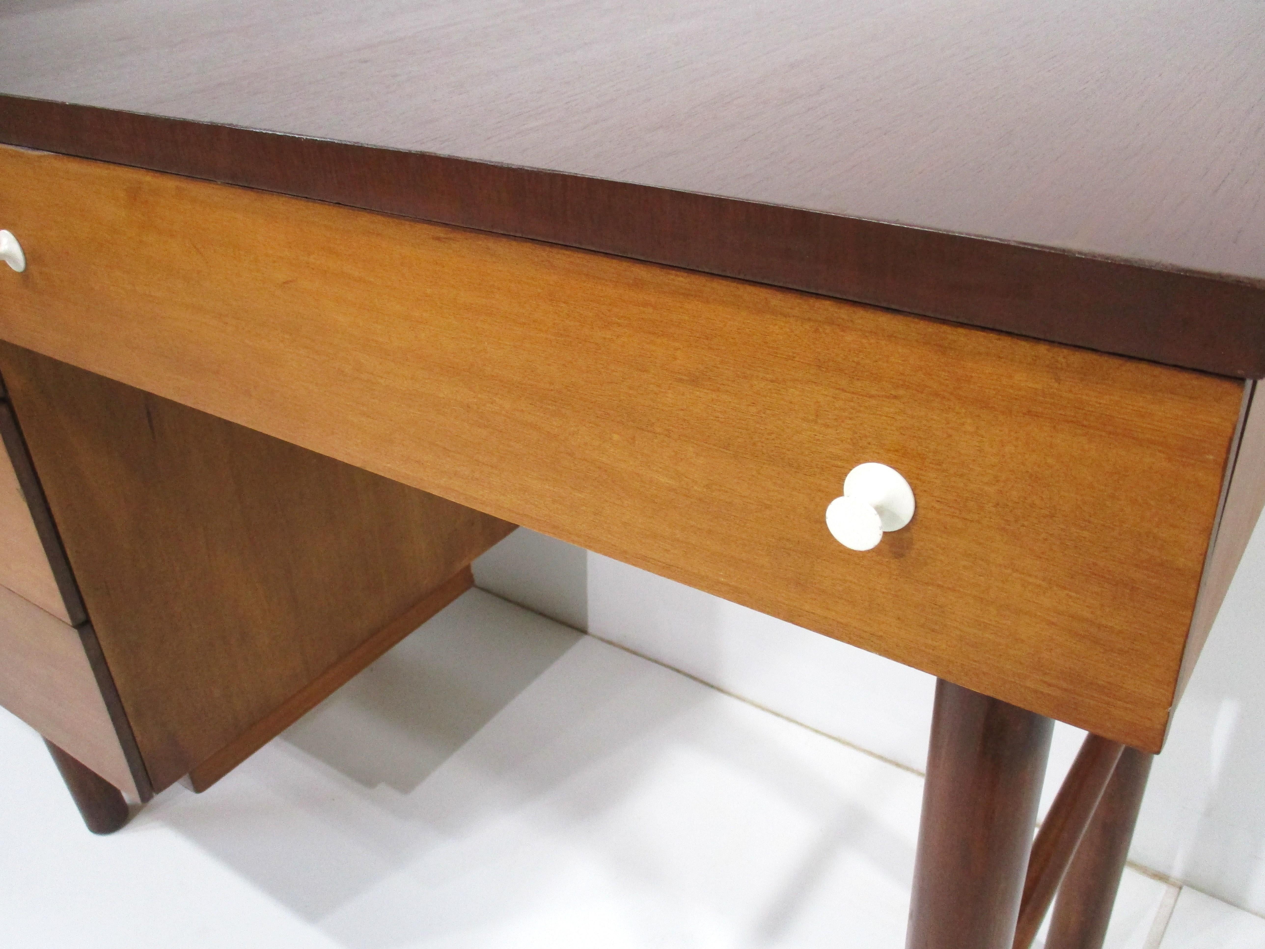 George Nelson styled Mid Century Walnut Desk by Stanley For Sale 1