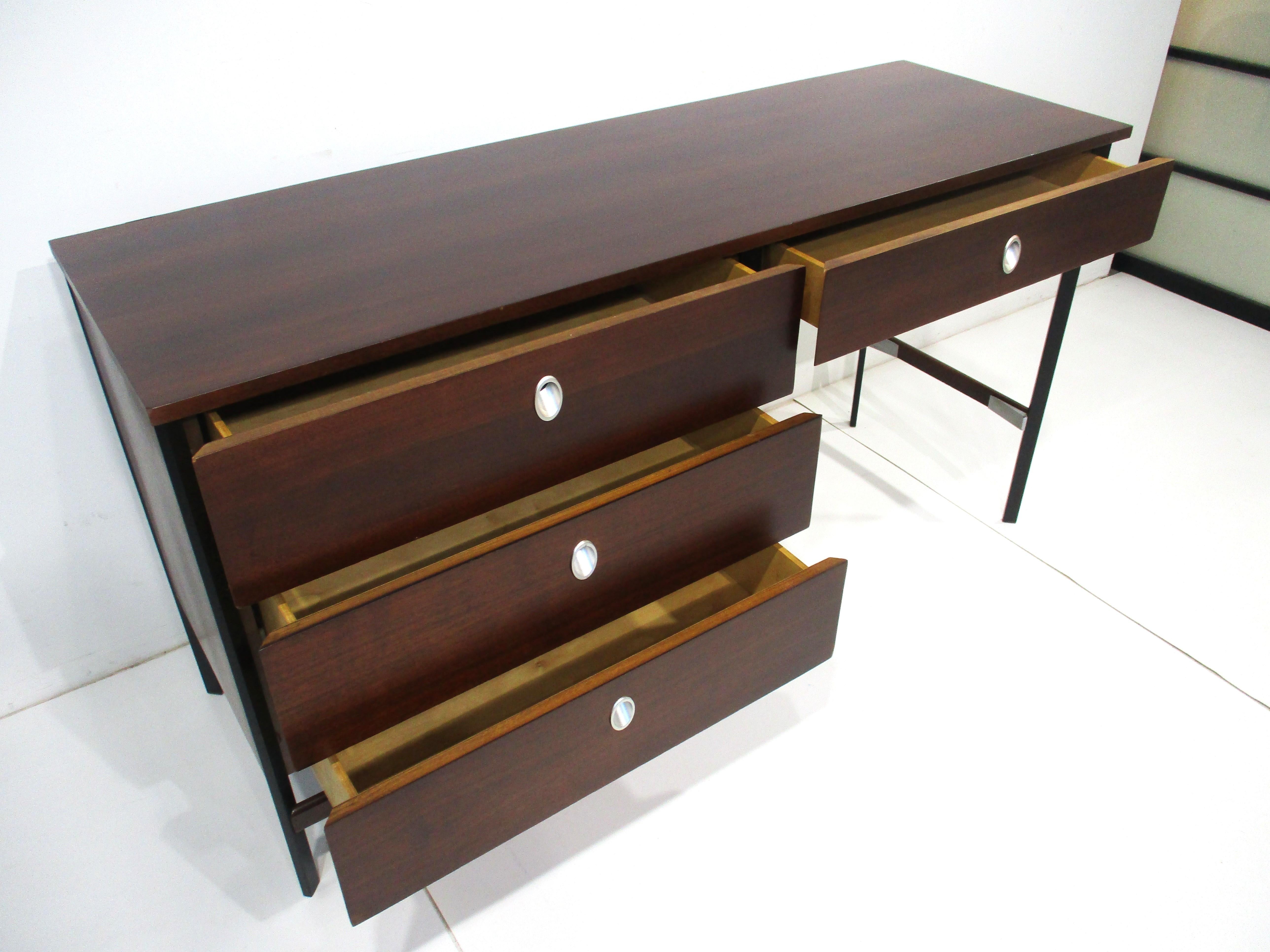 20th Century Mid Century Walnut Desk by Vista of California in the style of George Nelson   For Sale