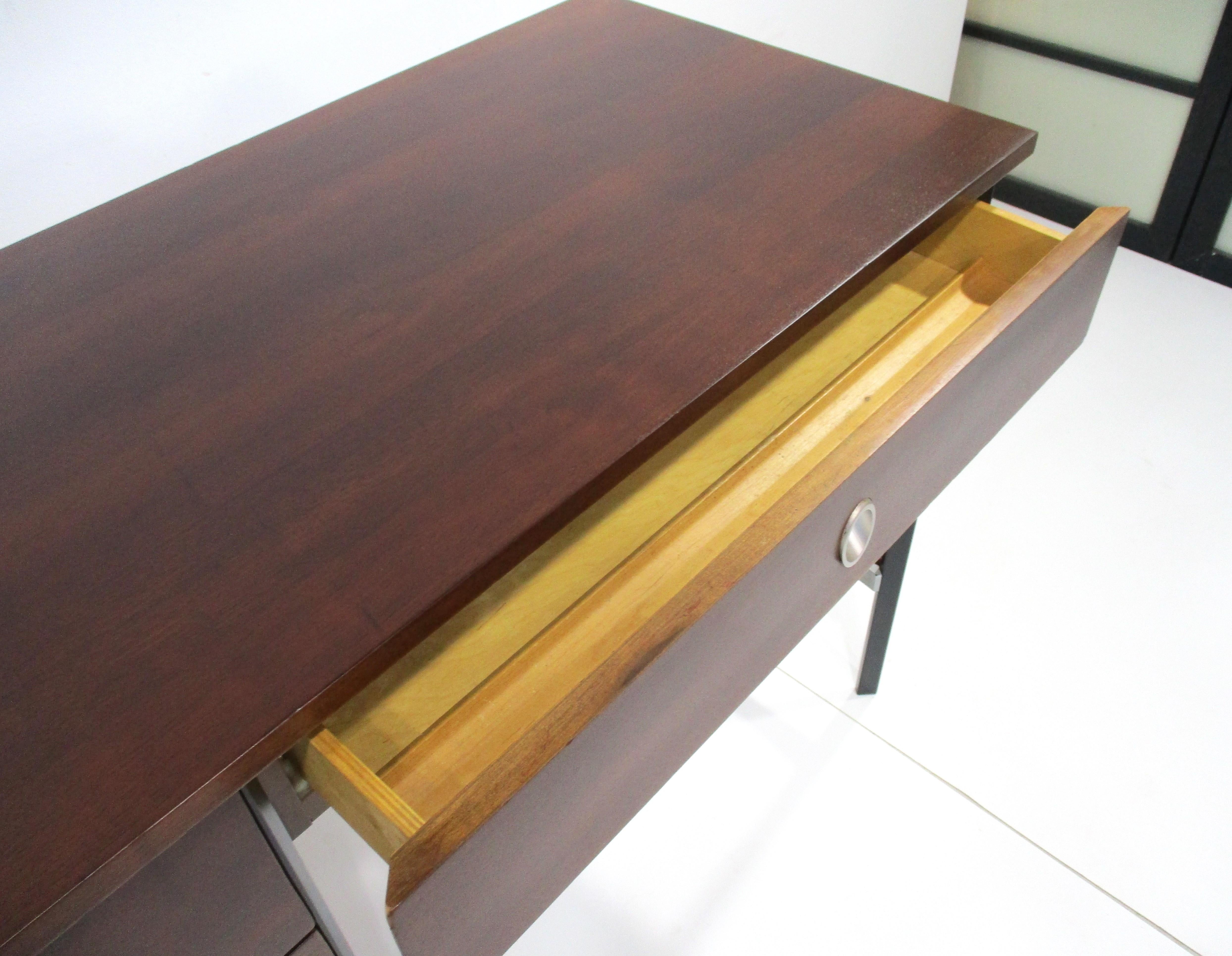 Aluminum Mid Century Walnut Desk by Vista of California in the style of George Nelson   For Sale