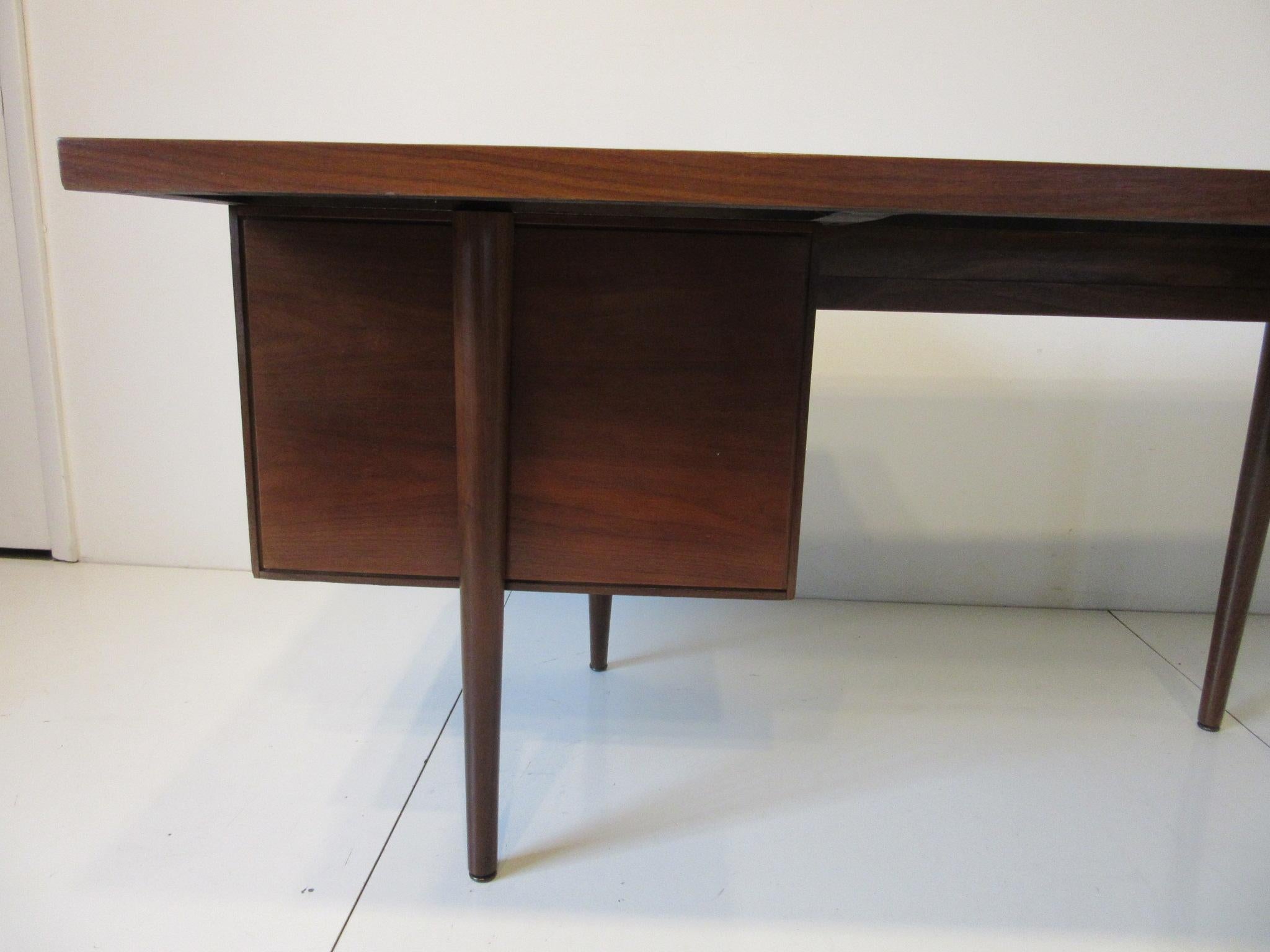Midcentury Walnut Desk in the style of Stow Davis- Lehigh 6