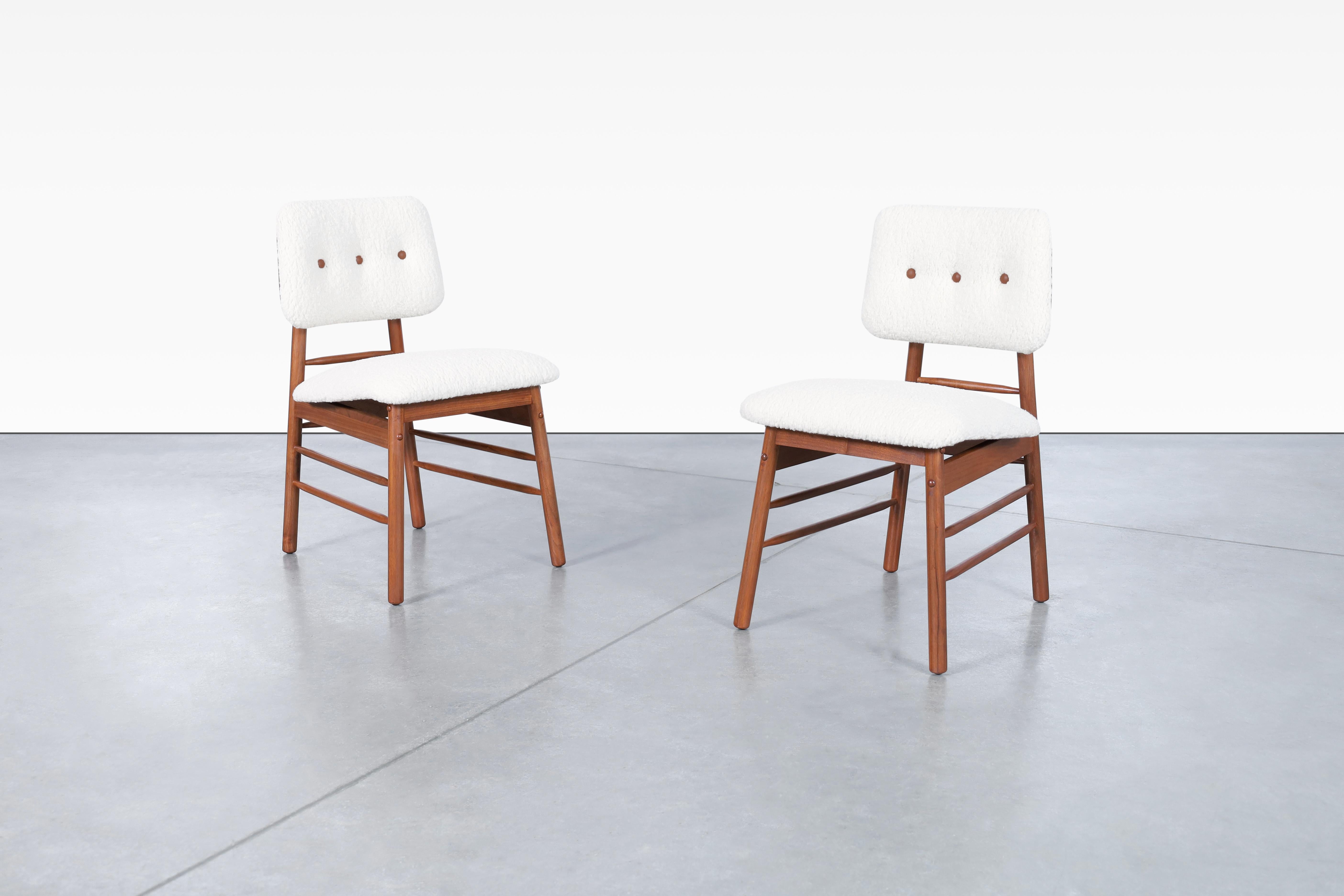 Mid Century Walnut Dining Chairs by Greta M. Grossman for Glenn of California For Sale 1