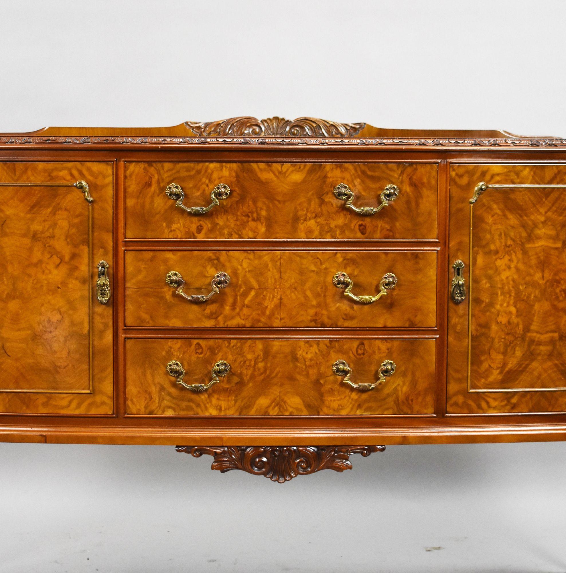 Suite da pranzo in noce del metà secolo in vendita 6