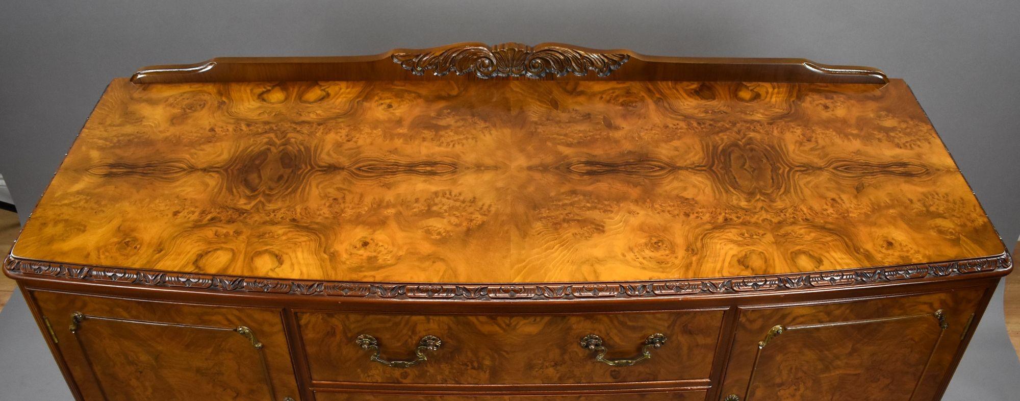 Suite da pranzo in noce del metà secolo in vendita 8