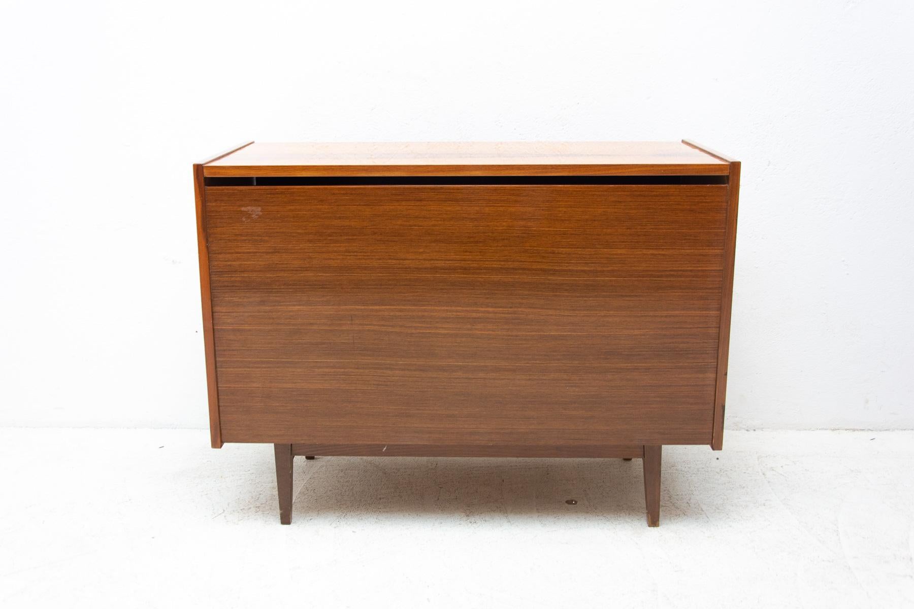 Mid Century Walnut Dresser, 1970´s, Czechoslovakia For Sale 7
