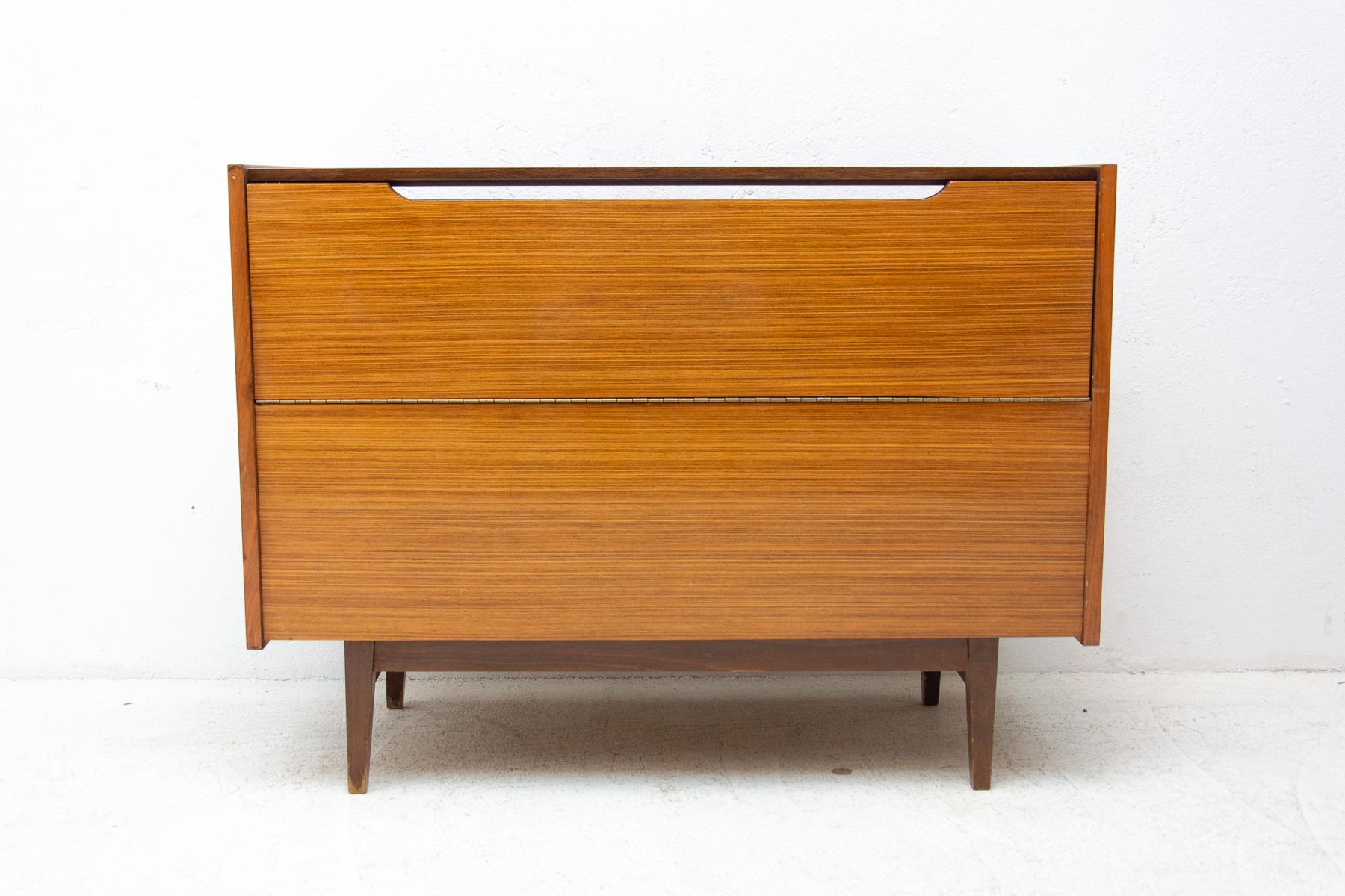 Mid Century Walnut Dresser, 1970´s, Czechoslovakia For Sale 8