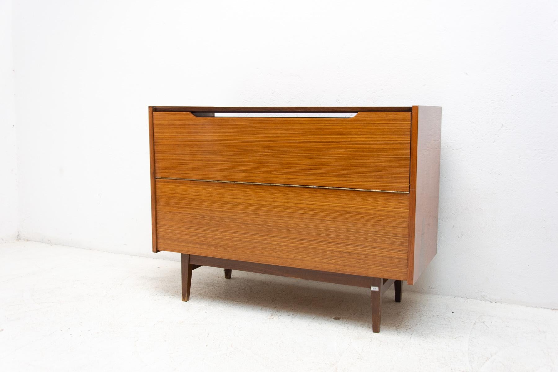 Mid Century Walnut Dresser, 1970´s, Czechoslovakia For Sale 11