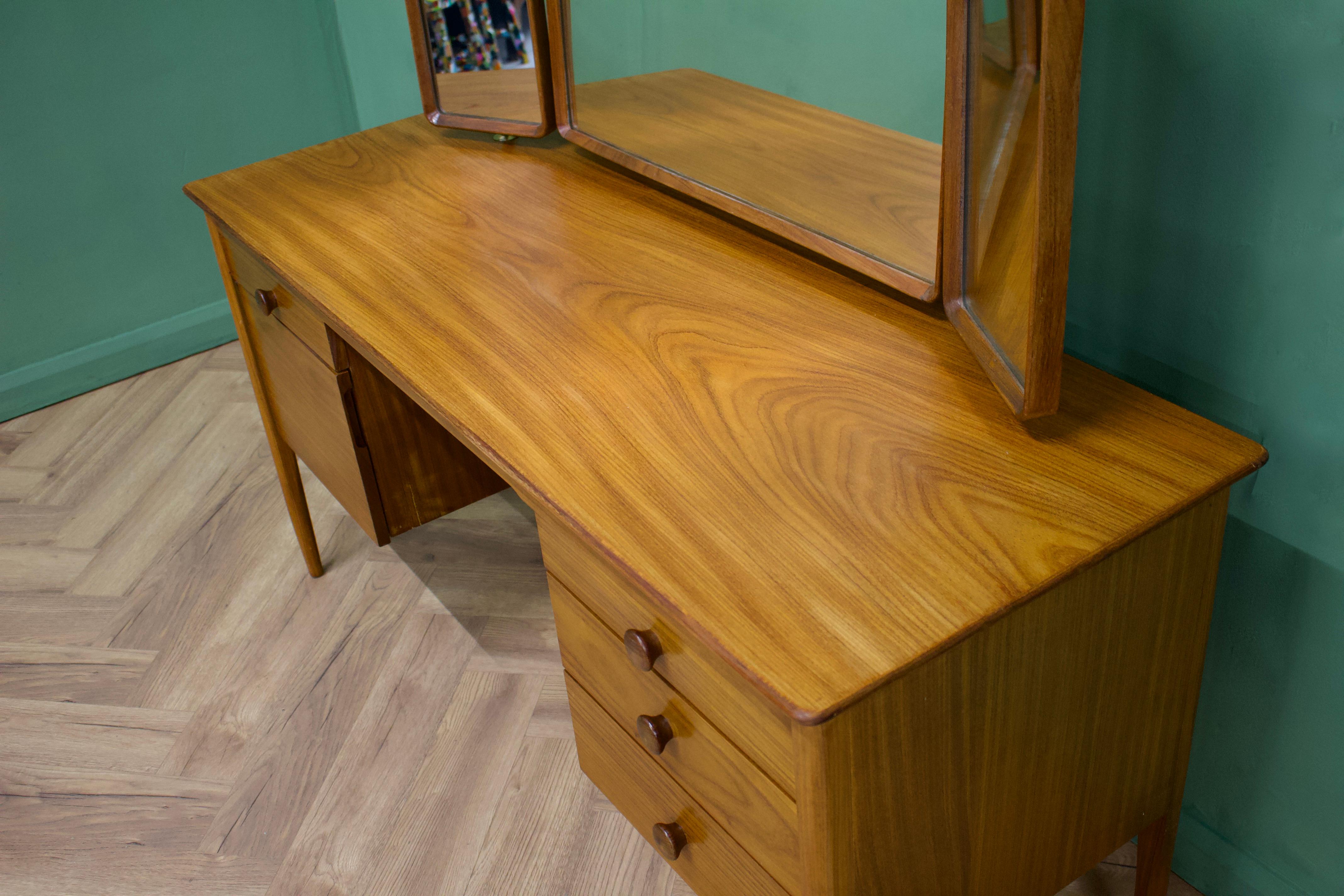Mid-Century Walnut Dressing Table from Butilux, 1960s In Good Condition For Sale In South Shields, GB