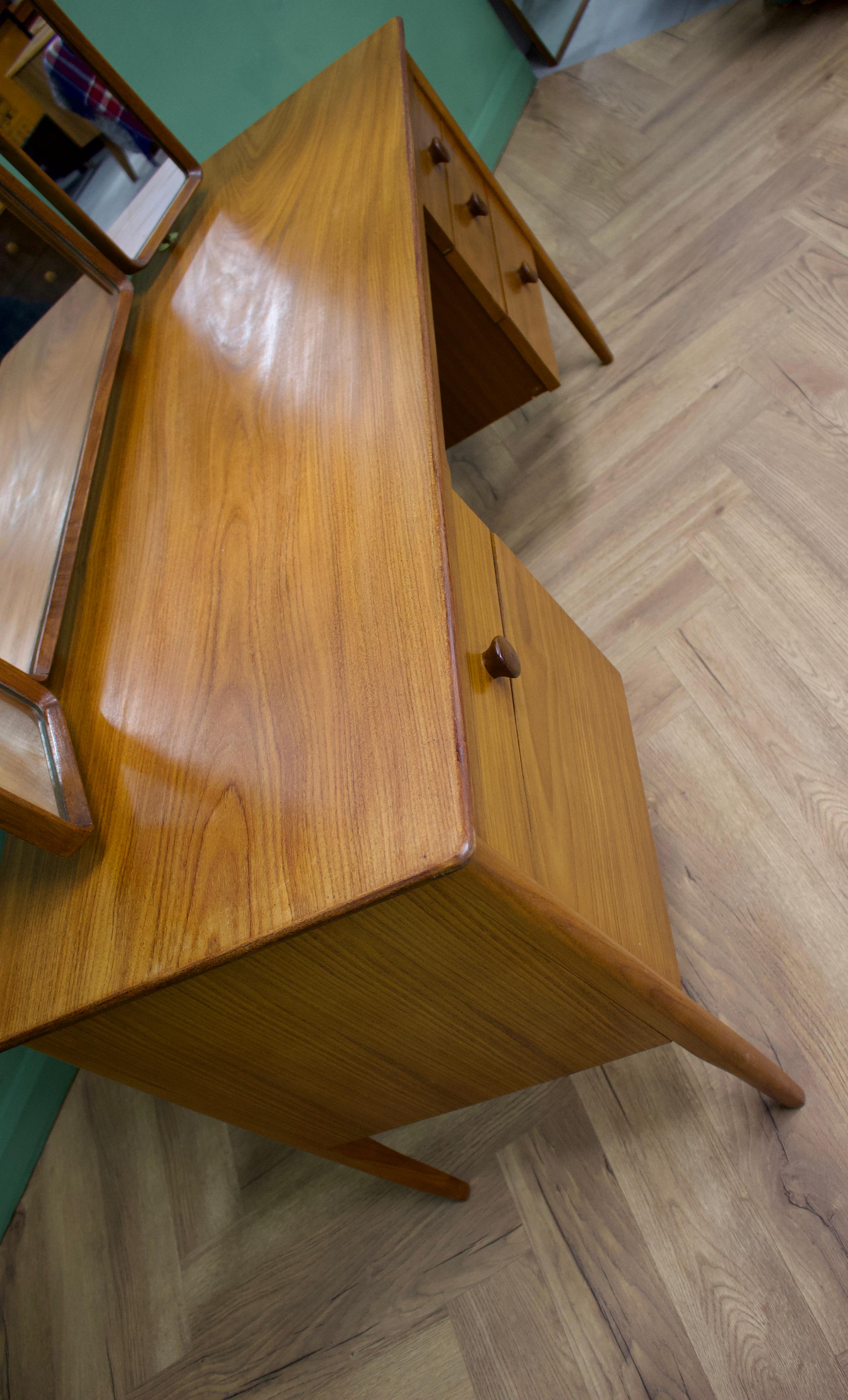 Mid-Century Walnut Dressing Table from Butilux, 1960s For Sale 2