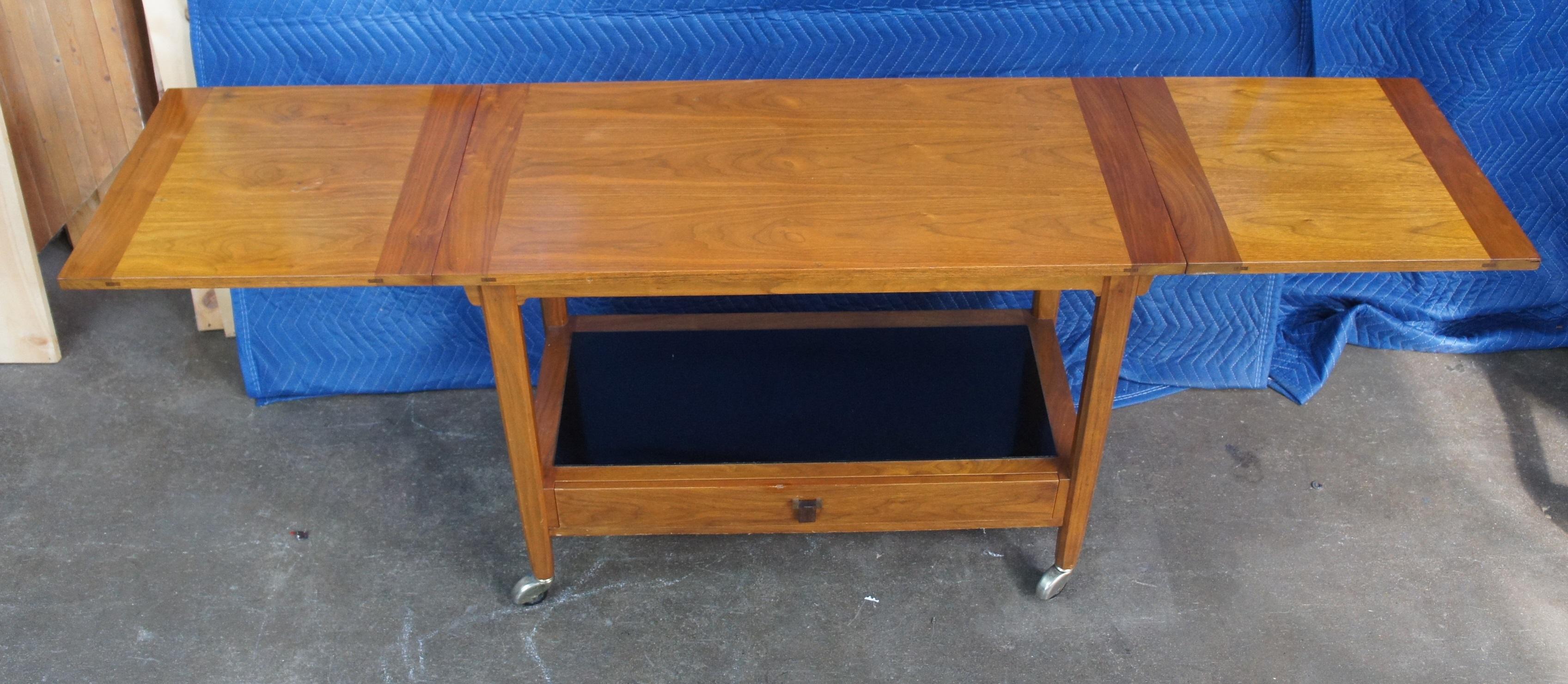 Mid Century Walnut Edward Wormley Dunbar Flip Top Rolling Buffet Bar Cart Server In Good Condition In Dayton, OH