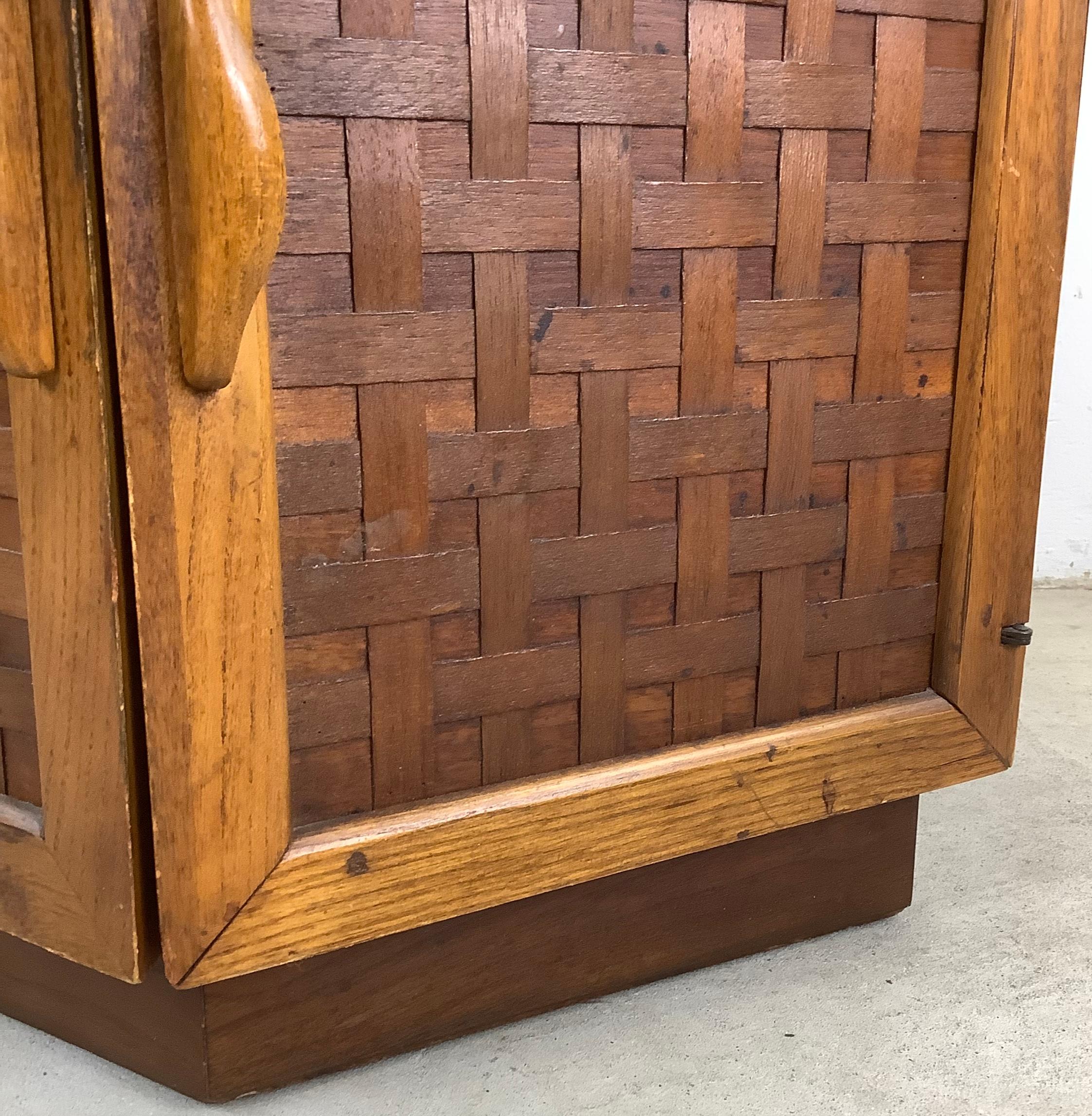 Mid-Century Walnut End Table For Sale 5