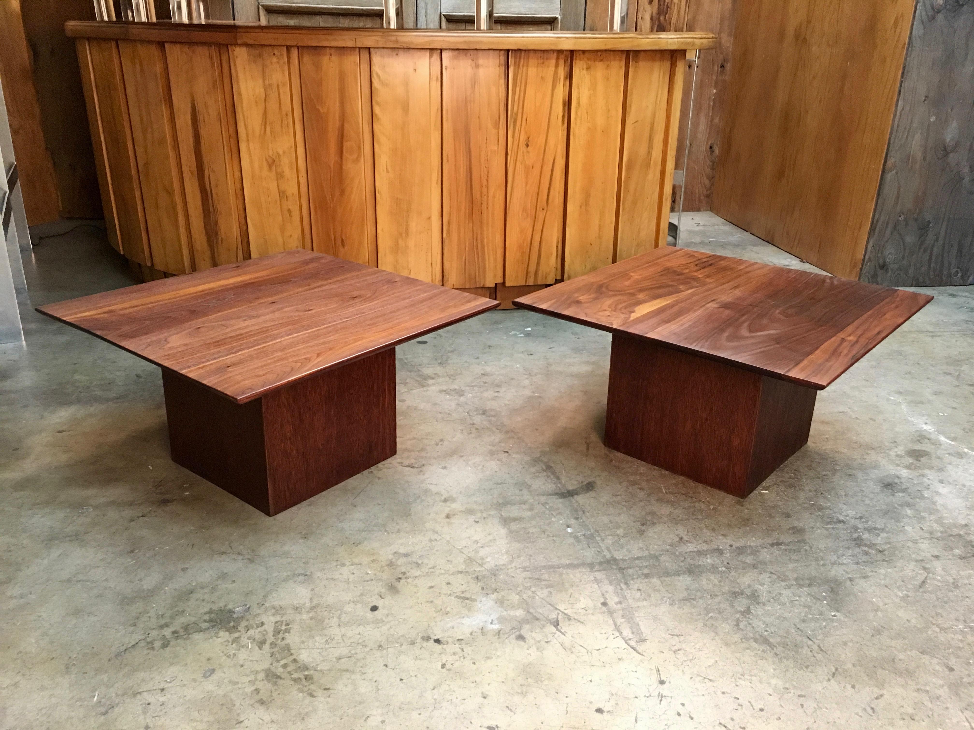 Mid-Century Walnut End Table In Good Condition In Denton, TX