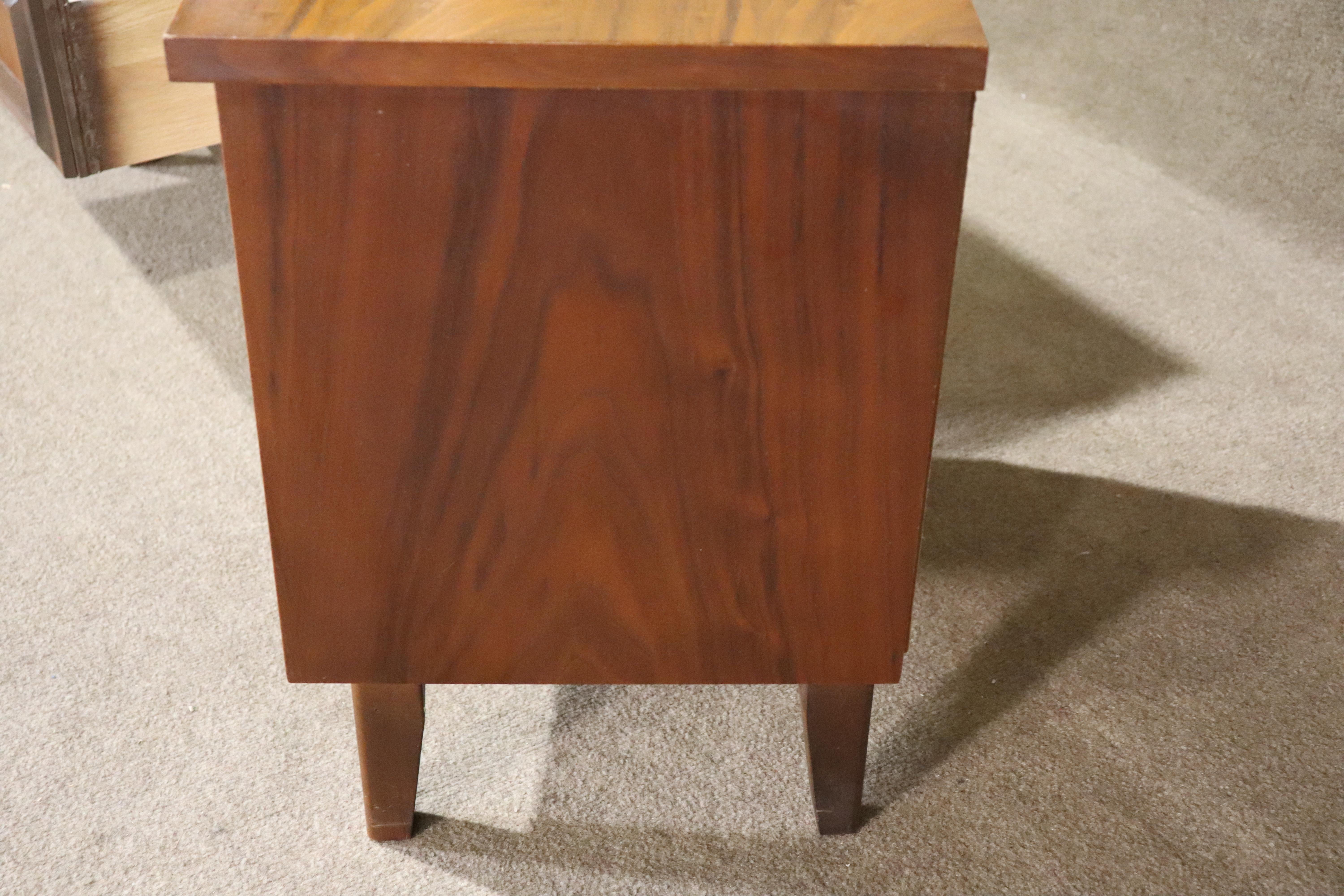 Mid-Century Walnut End Tables In Good Condition For Sale In Brooklyn, NY