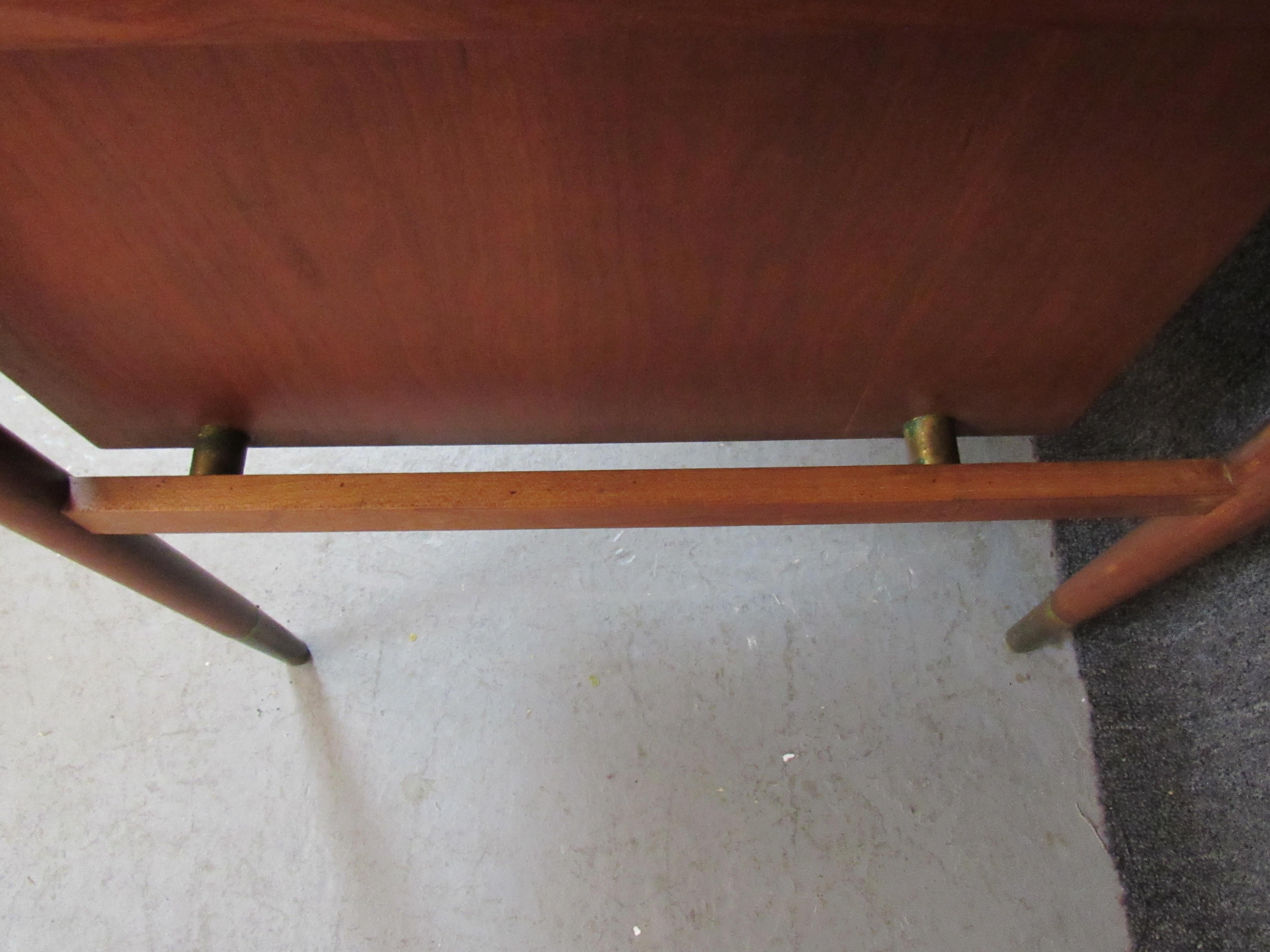 Mid-Century Executive Desk by John Widdicomb In Good Condition For Sale In Brooklyn, NY