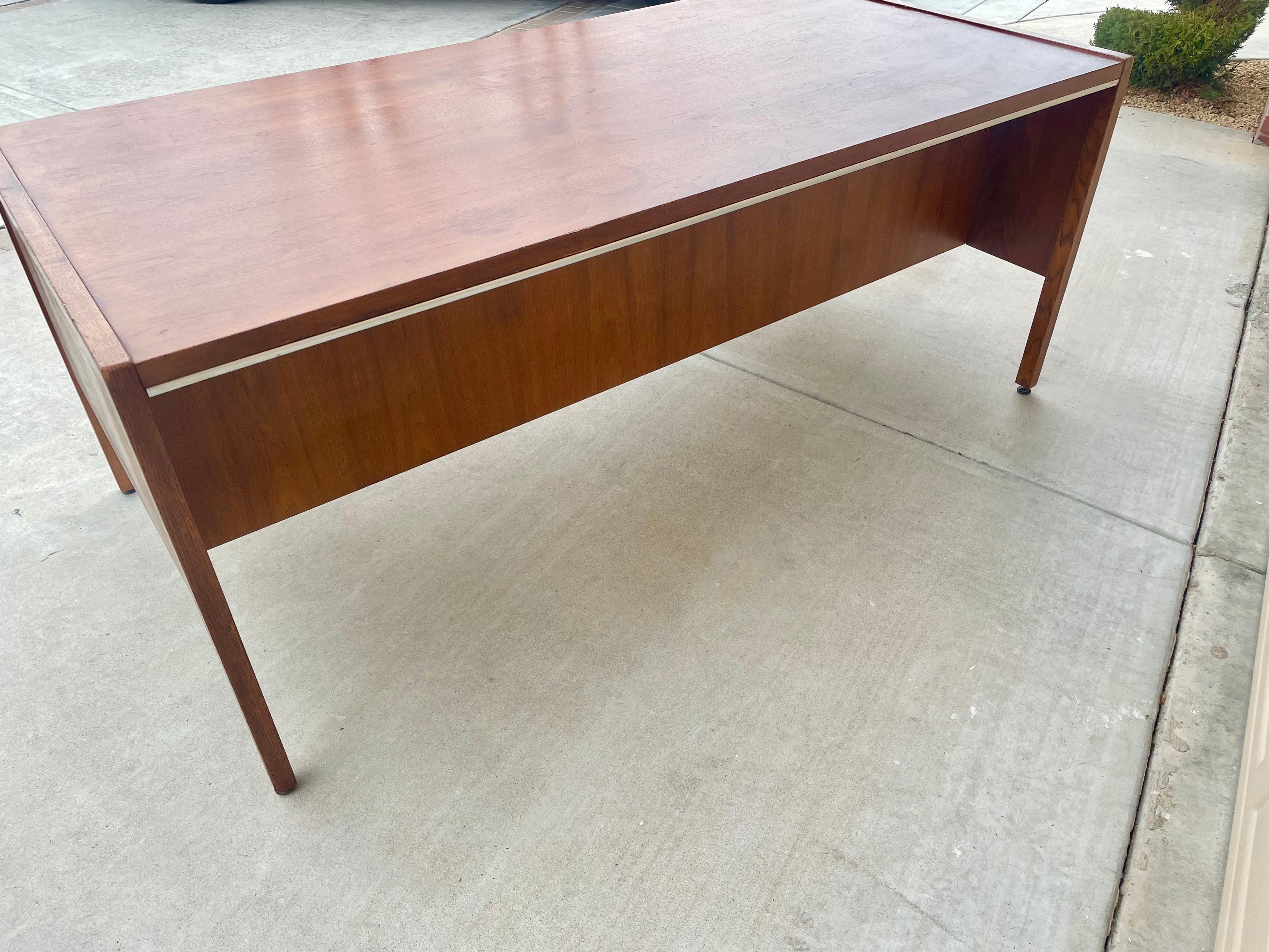 Mid-Century Walnut Executive Desk by Kimball In Good Condition In North Hollywood, CA