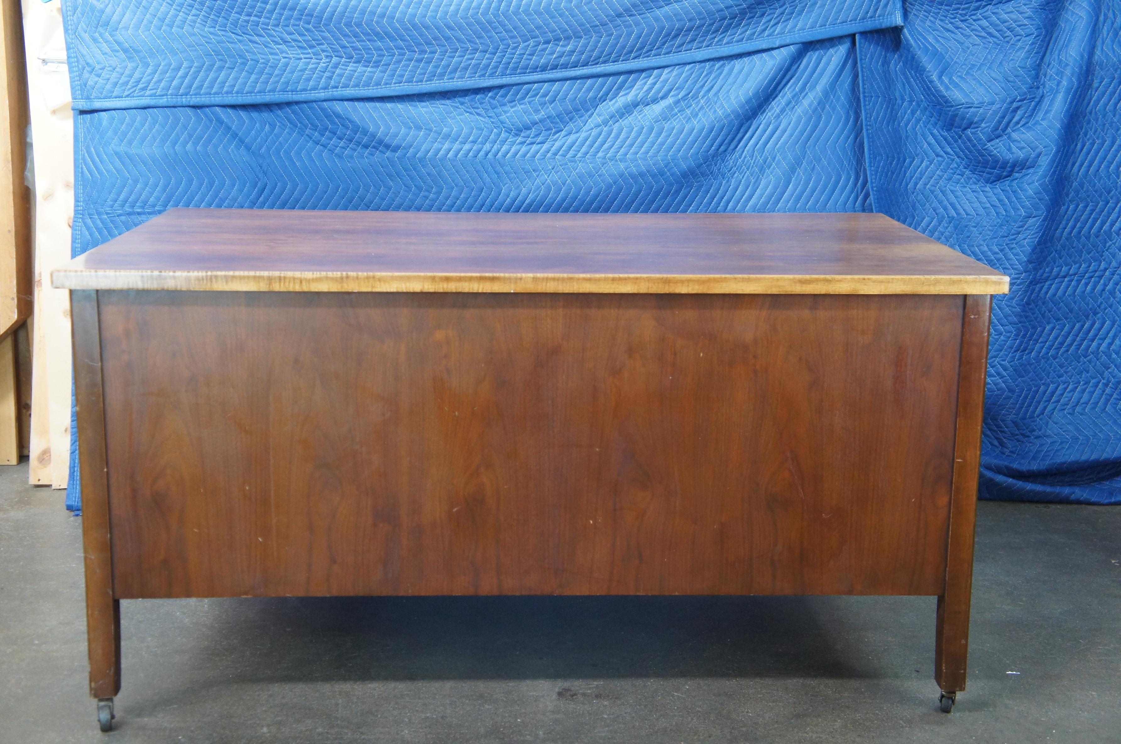 Mid Century Walnut Executive School Teachers Office Library Writing Desk In Good Condition In Dayton, OH