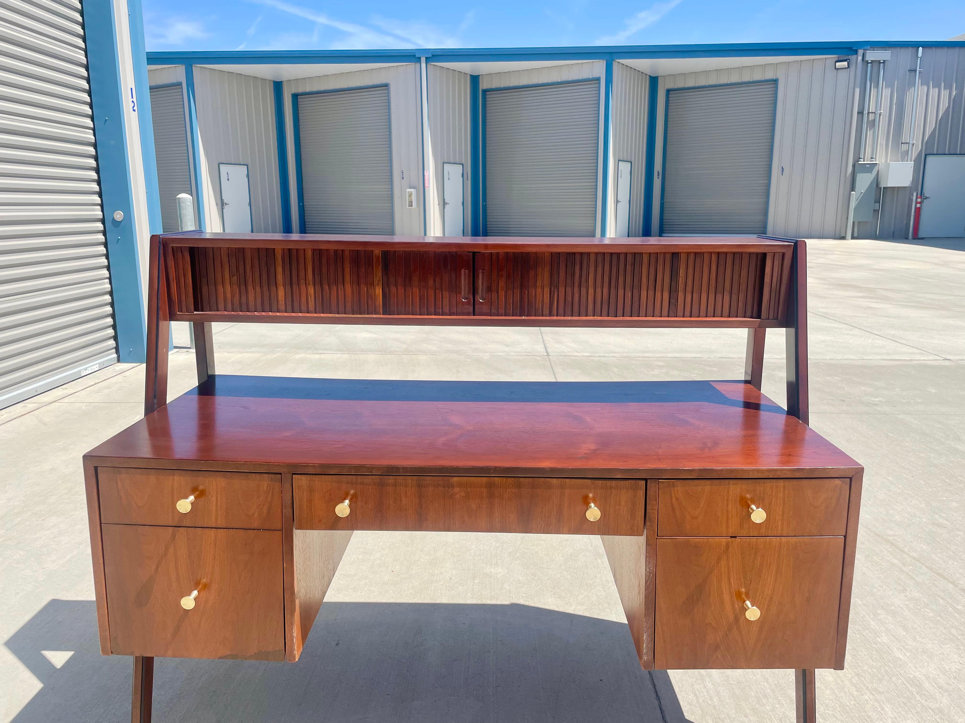 Mid-Century Modern Midcentury Walnut Floating Tambour Desk Attributed to Glenn of California For Sale