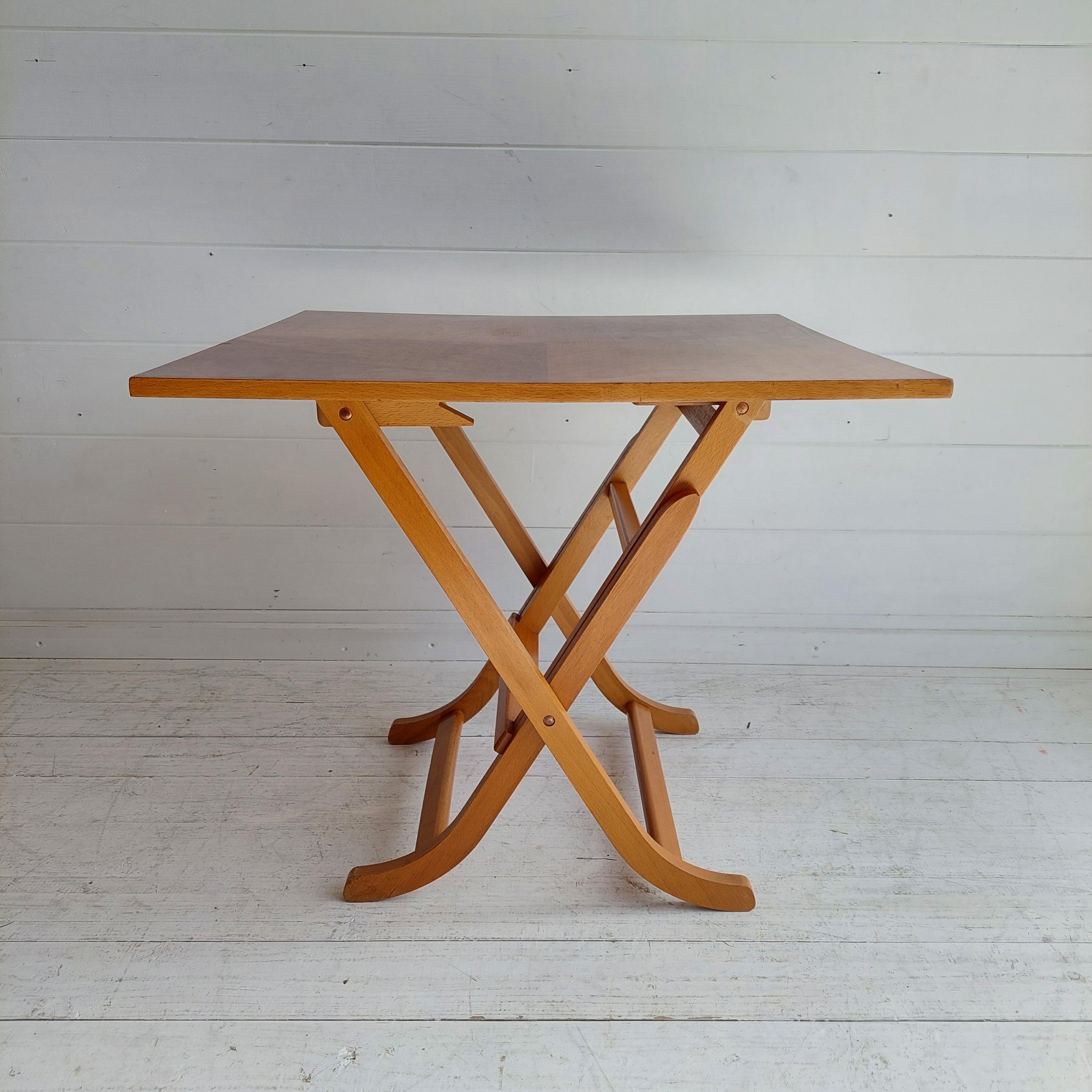 Mid Century Walnut Folding Occasional Side Table By Meredew, 60s In Good Condition For Sale In Leamington Spa, GB