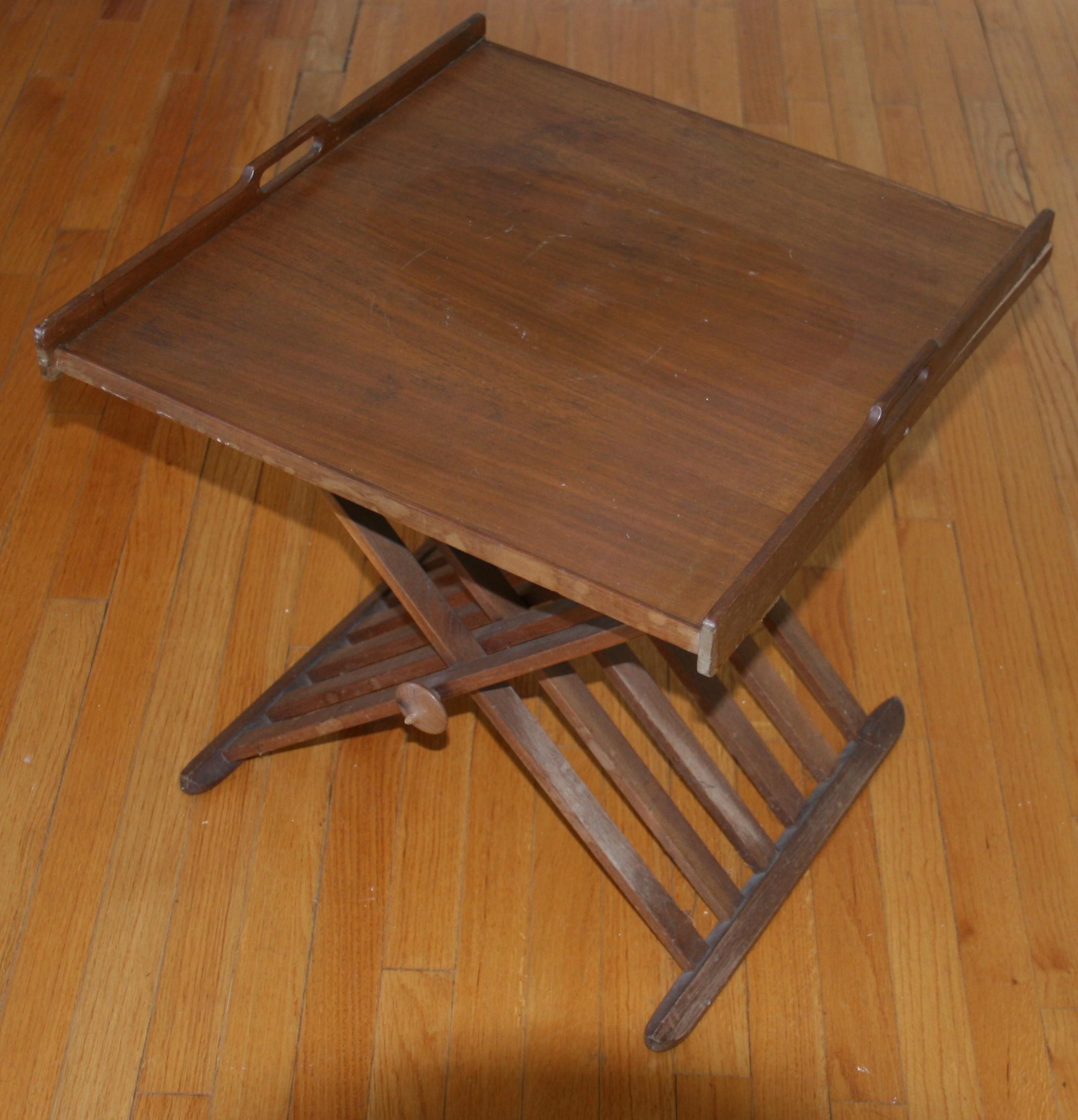 Table à plateau pliant du milieu du siècle dernier, Drexel 1960 Bon état - En vente à Douglas Manor, NY