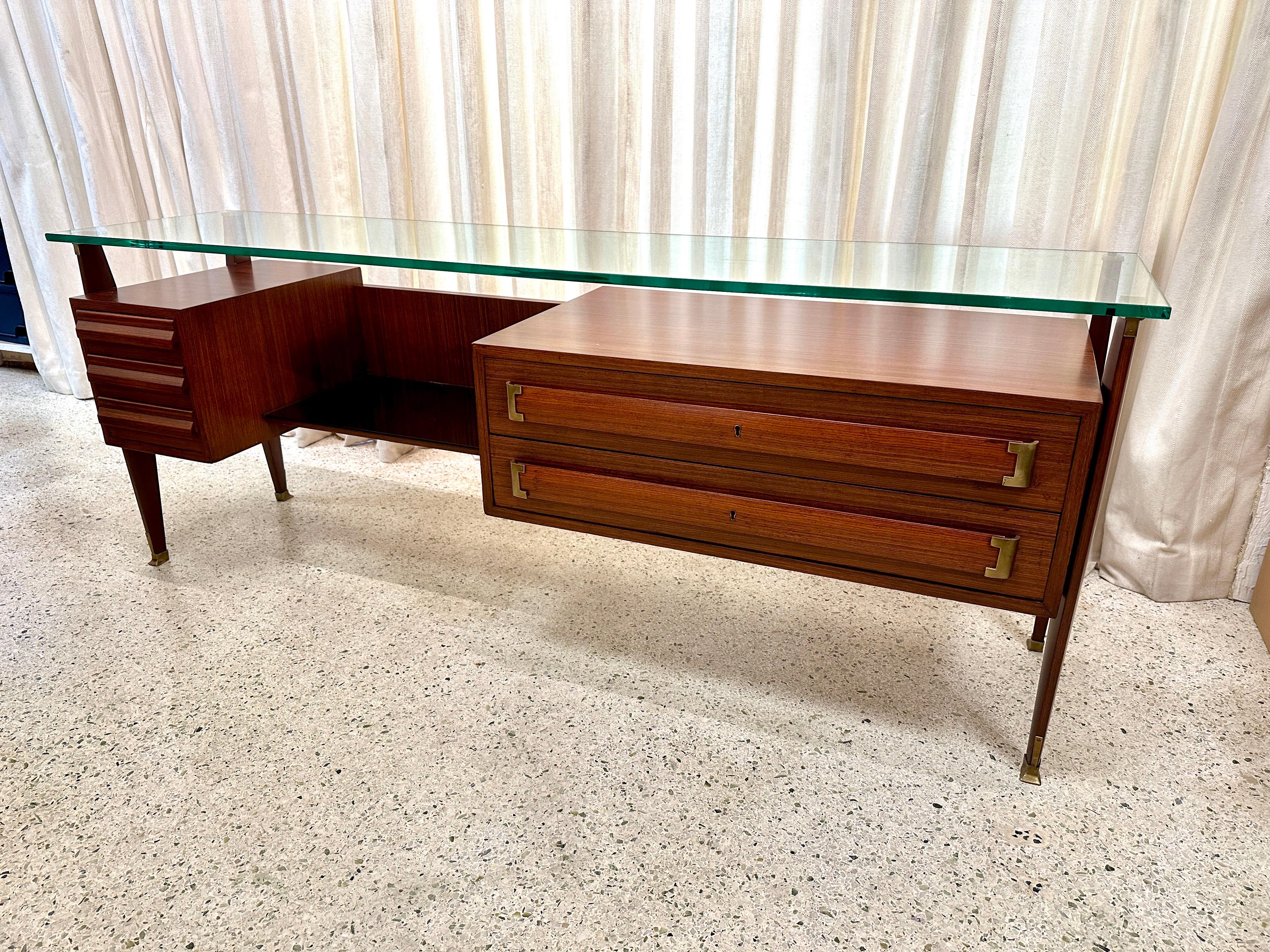 Mid-Century Walnut, Glass and Brass Italian Sideboard 1960's For Sale 5