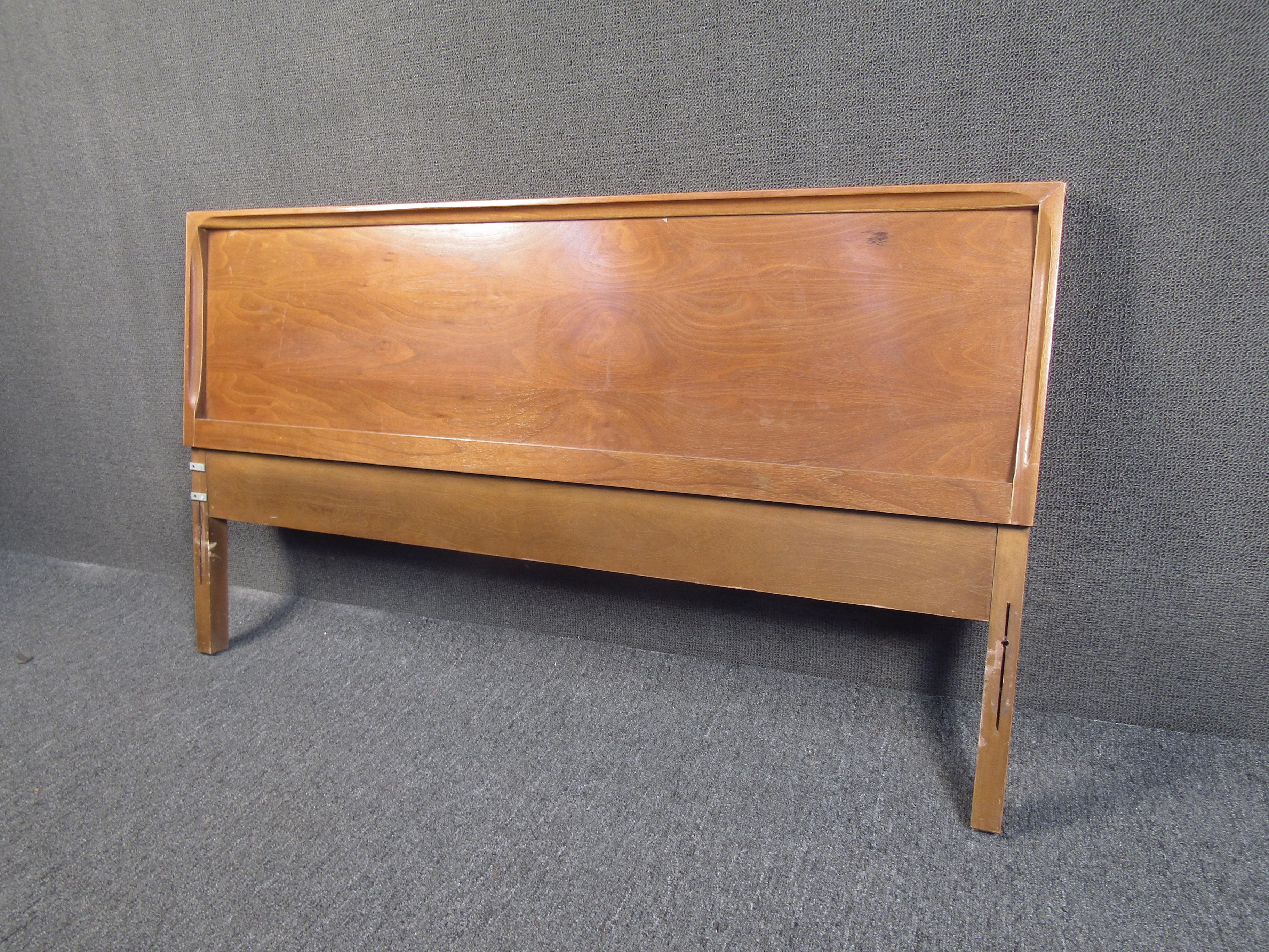 Mid-Century Modern Midcentury Walnut Head Board For Sale