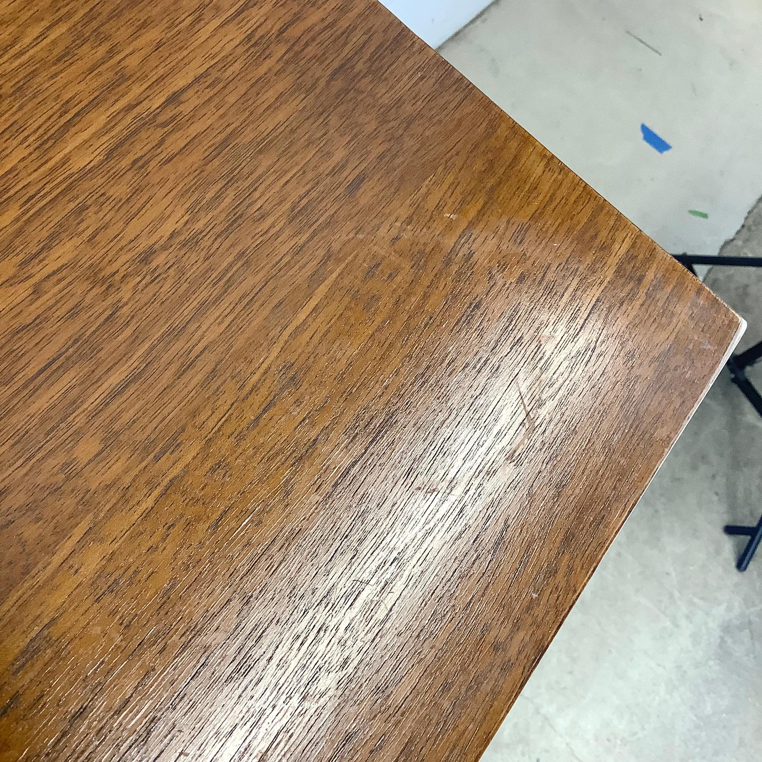 Com�ò Highboy in noce del Medioevo di Bassett in vendita 5