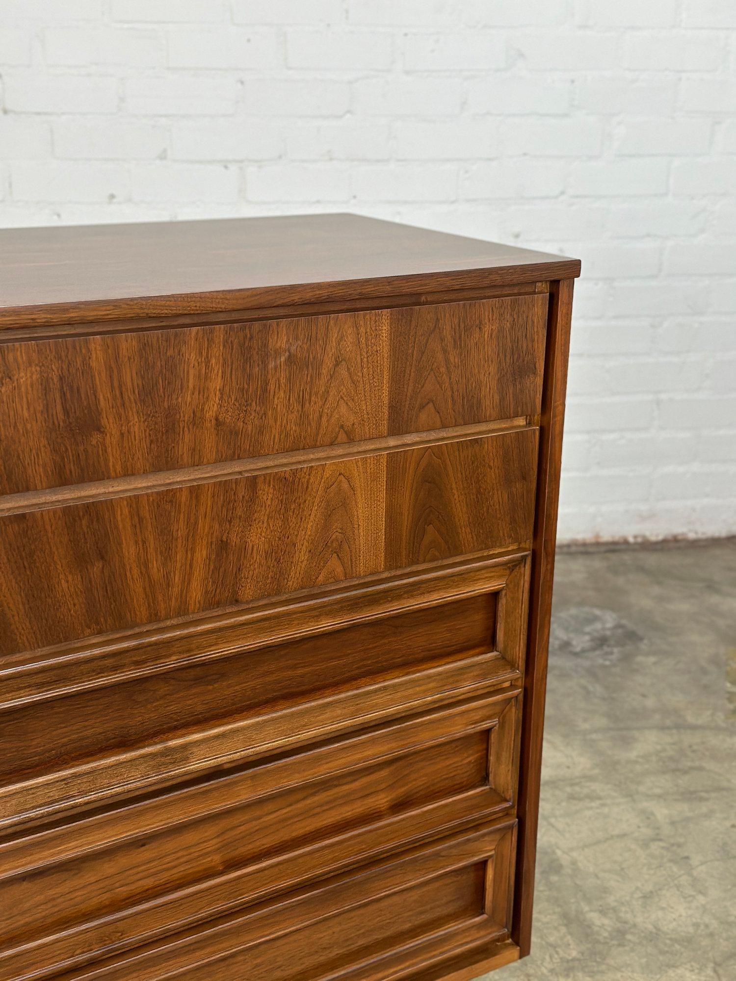 W40 D19 H42.5

Fully restored highboy dresser in walnut. Item features hidden pulls on the top drawers and encased bottom drawers. Highboy is structurally sound and sturdy with no major areas of wear. 