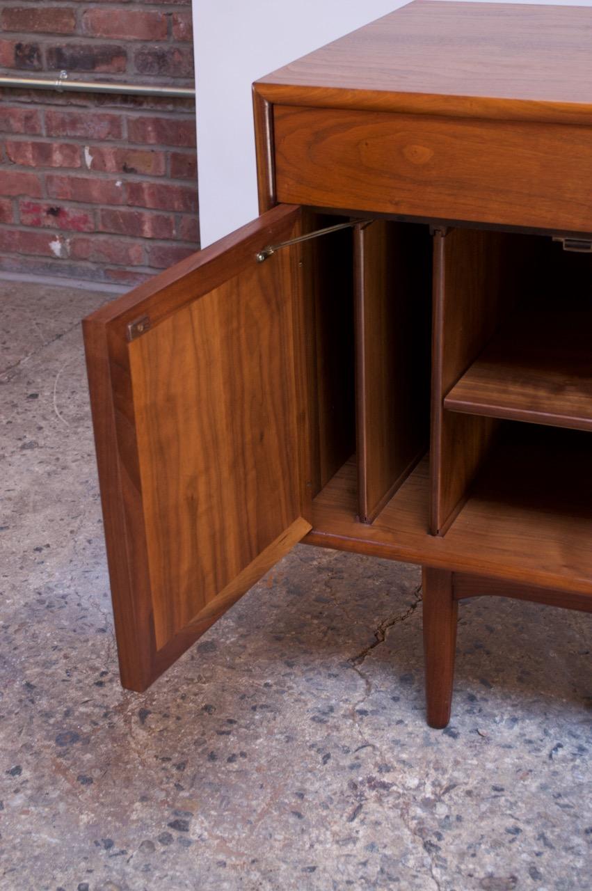 Midcentury Walnut Illuminated Credenza by Kipp Stewart for Drexel Declaration 4