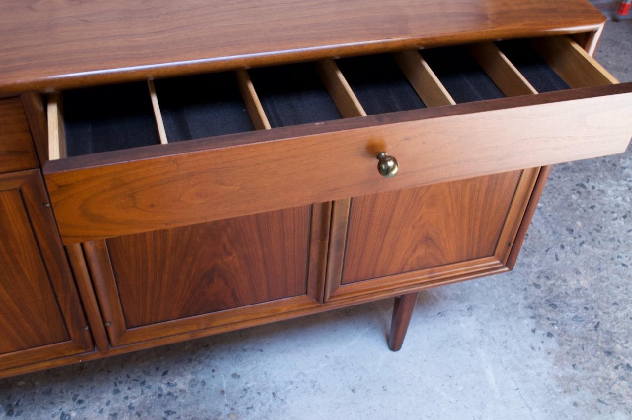 Midcentury Walnut Illuminated Credenza by Kipp Stewart for Drexel Declaration 6